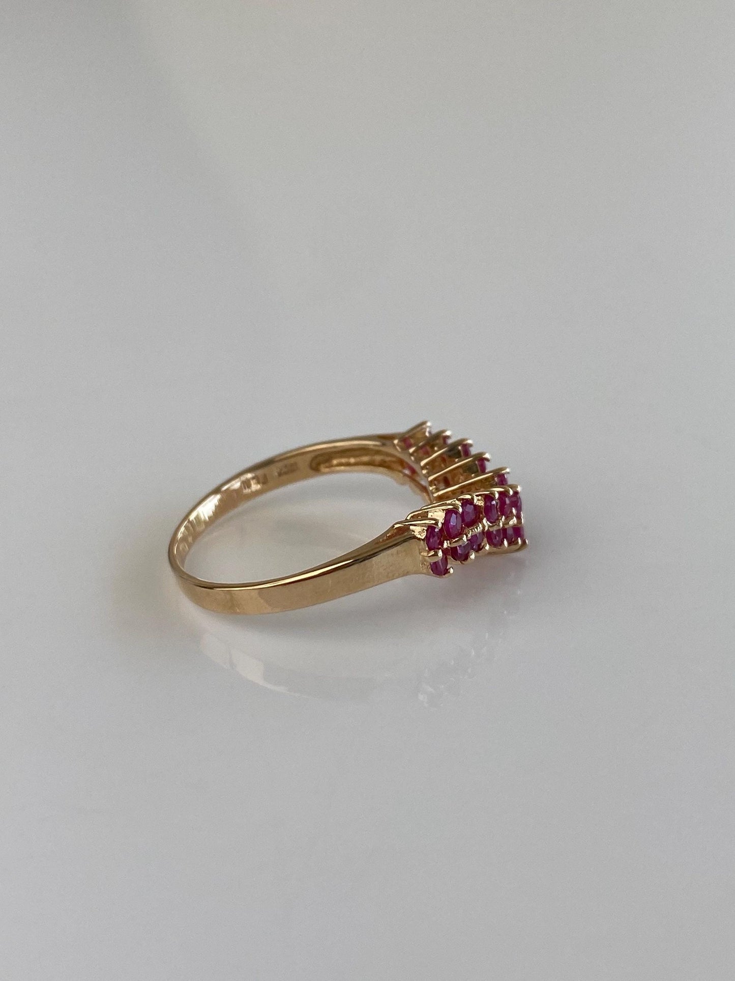 Vintage Solid 14k Yellow Gold Ruby Rows Chevron Ring - Size 6.5