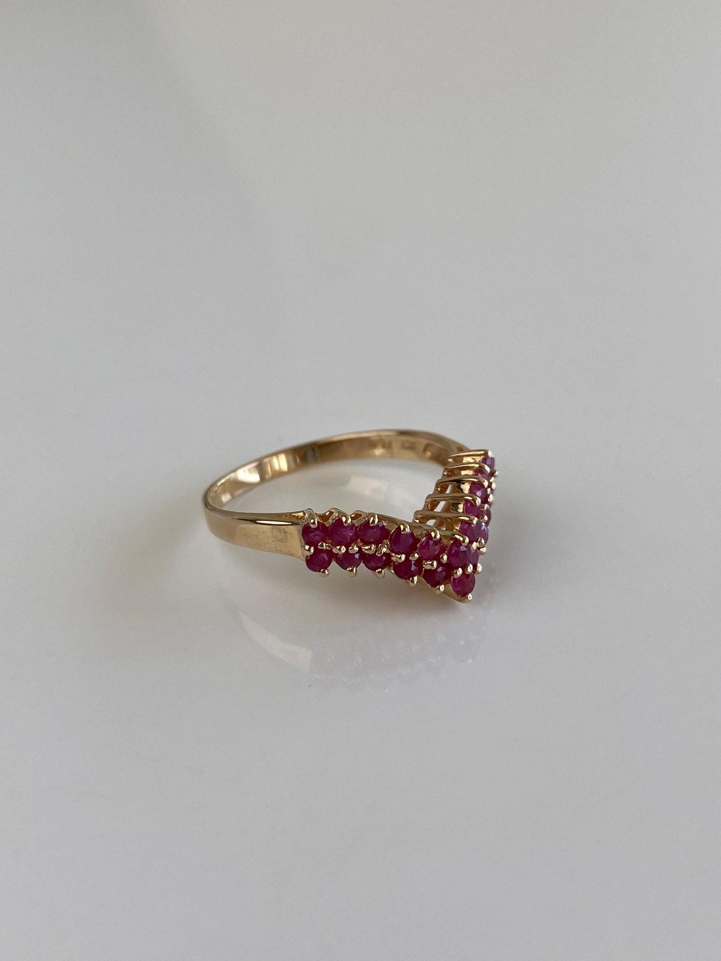 Vintage Solid 14k Yellow Gold Ruby Rows Chevron Ring - Size 6.5