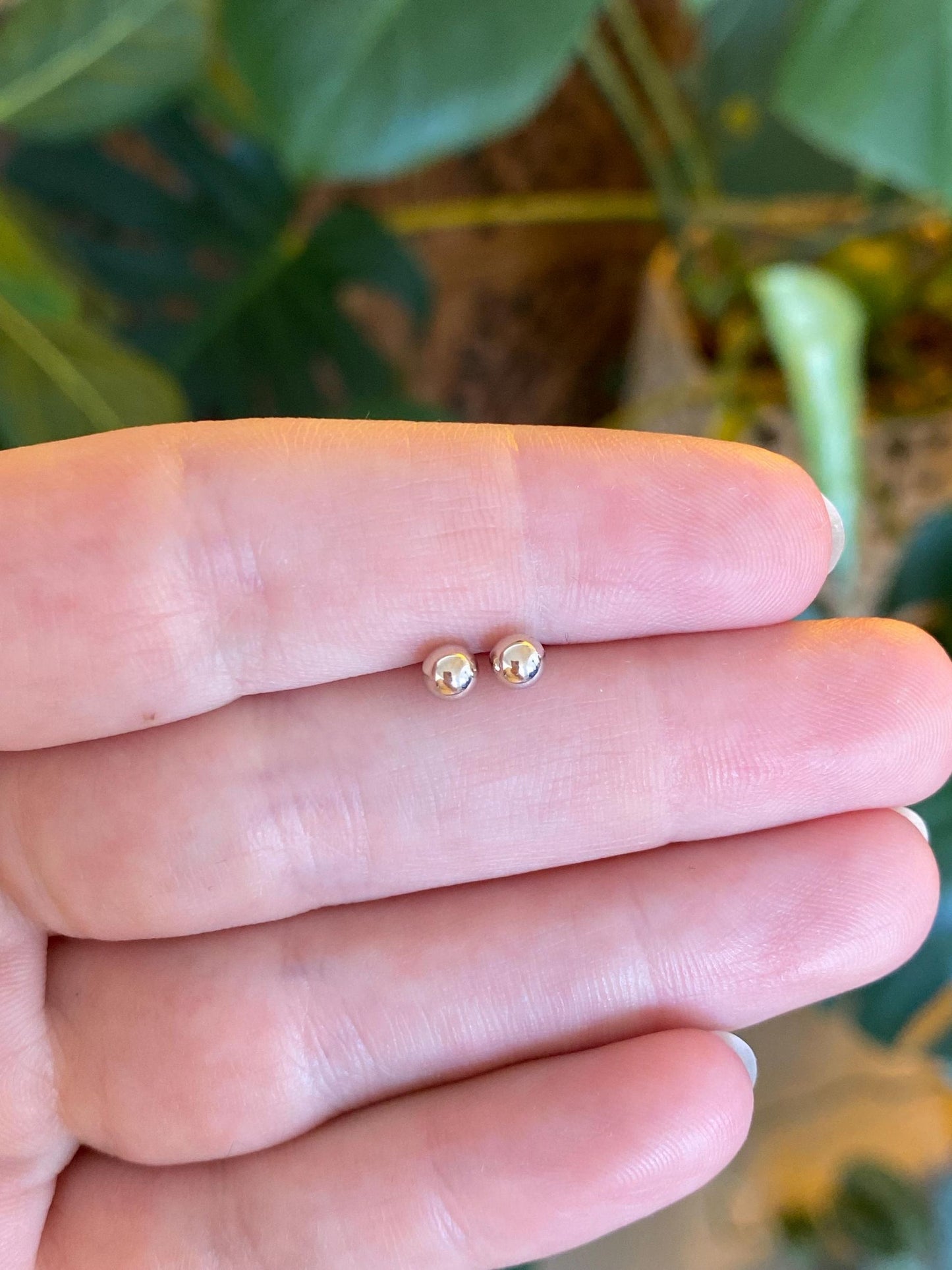 Vintage 14k White Gold Ball Stud Earrings