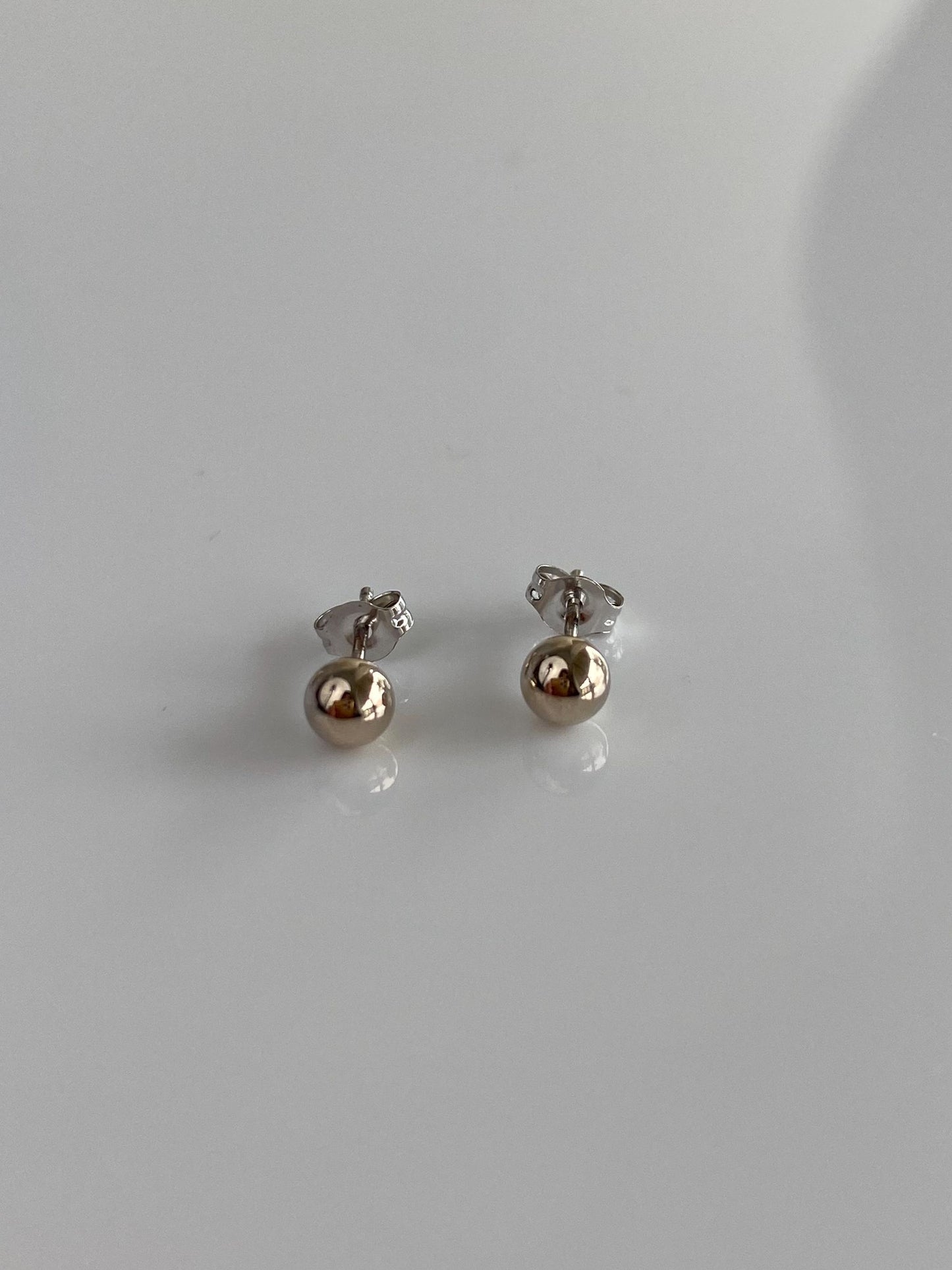 Vintage 14k White Gold Ball Stud Earrings