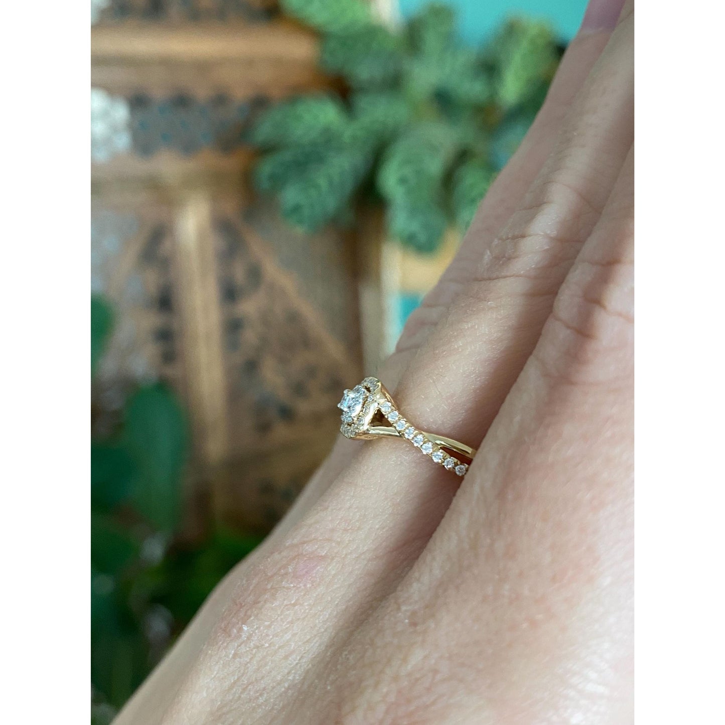 Vintage Solid 14k Yellow Gold Diamond Twist Ring - Size 6.75