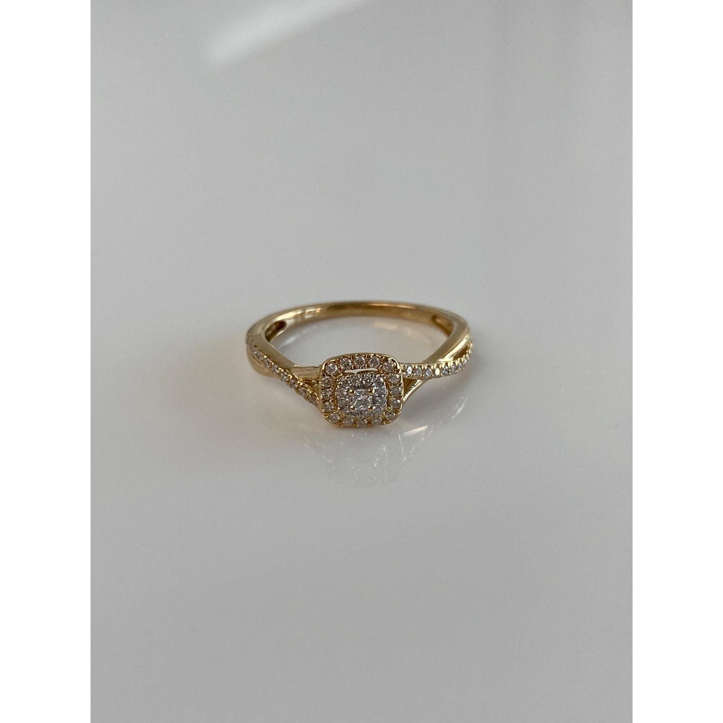 Vintage Solid 14k Yellow Gold Diamond Twist Ring - Size 6.75