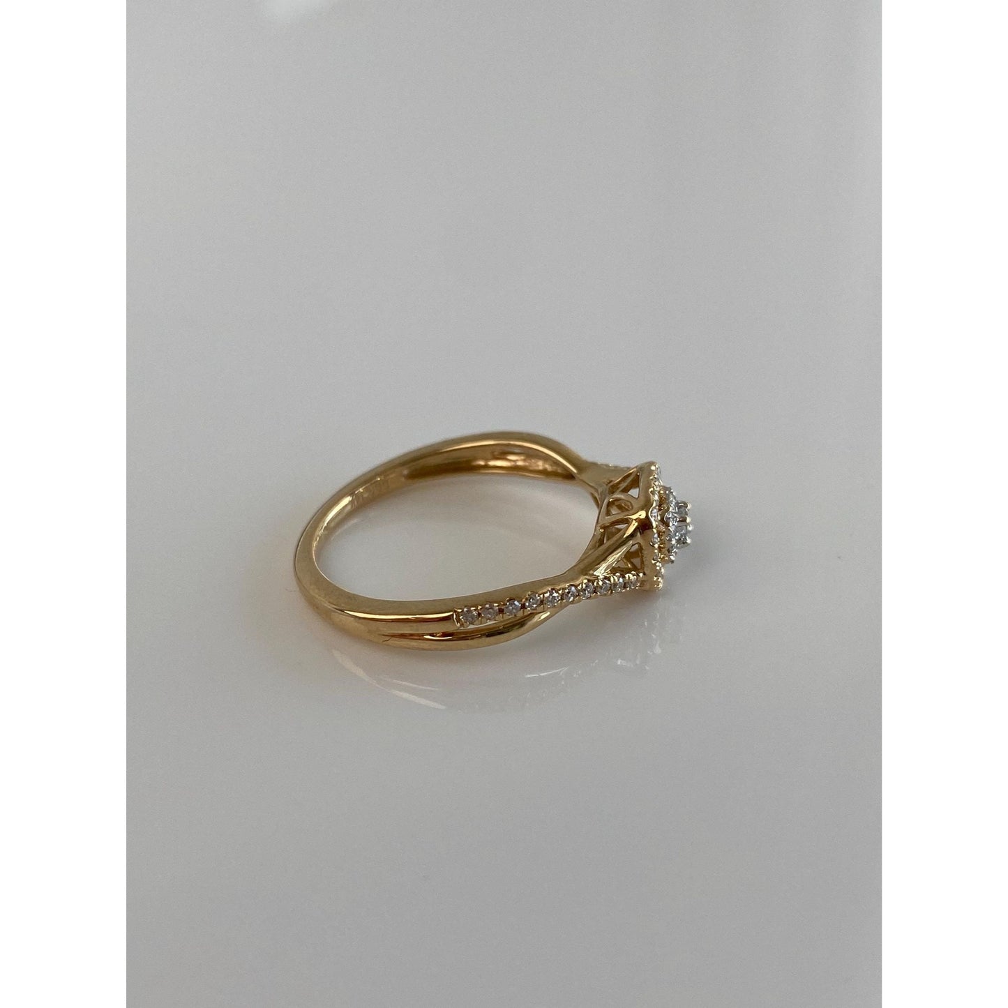 Vintage Solid 14k Yellow Gold Diamond Twist Ring - Size 6.75
