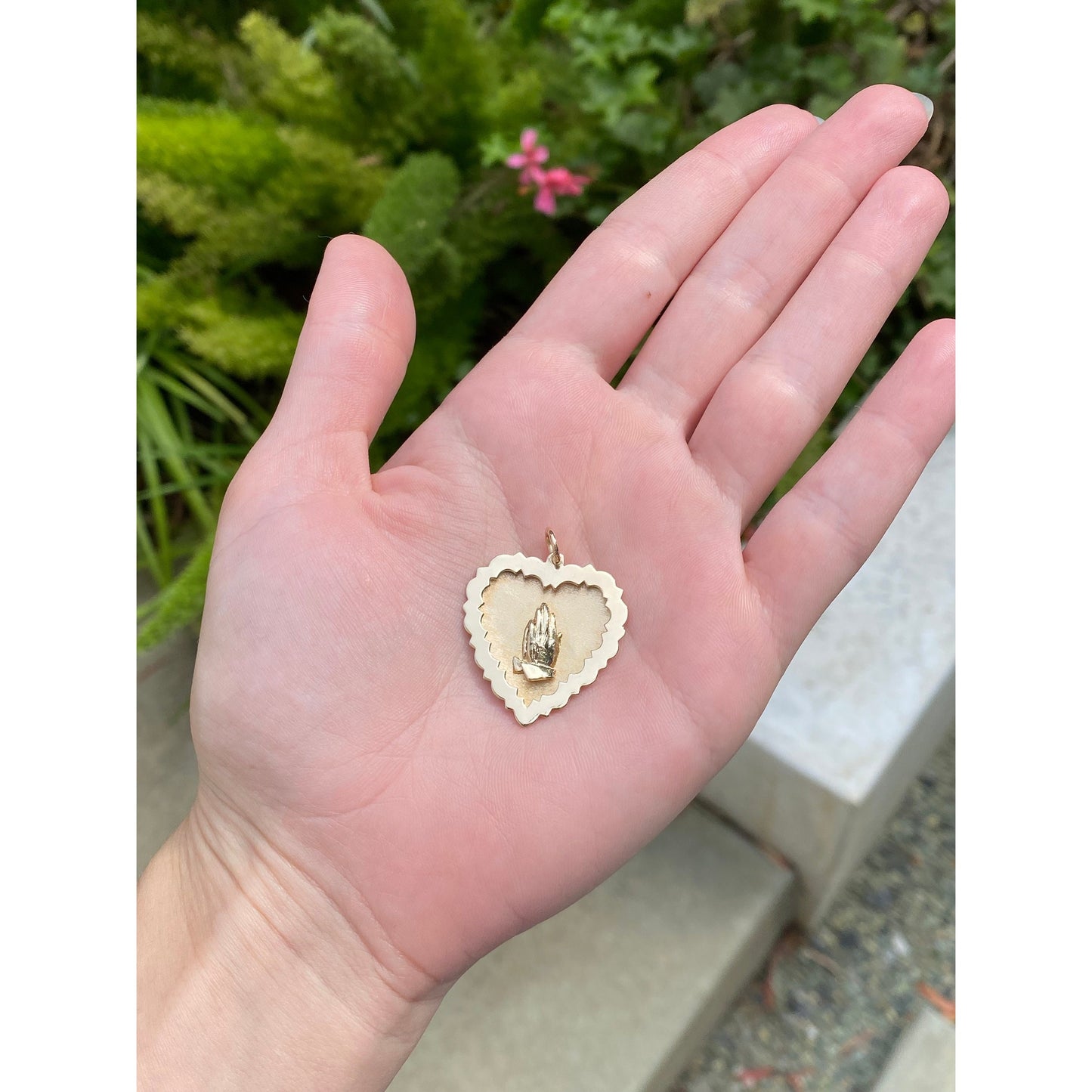 Vintage Solid 14k Praying Hands Heart Charm