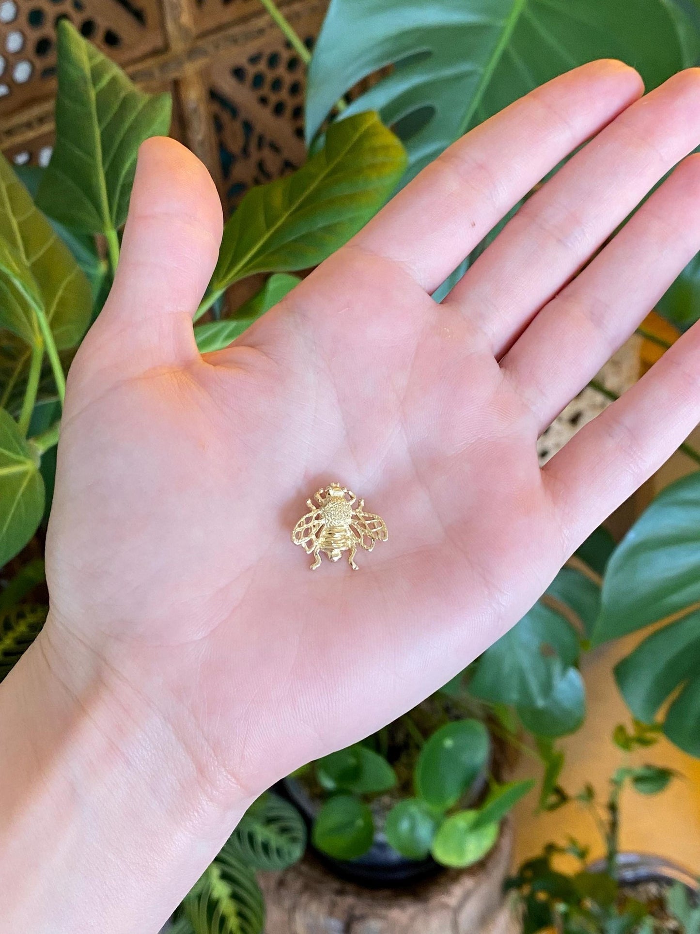 Vintage Solid 14k Yellow Gold Bee Charm