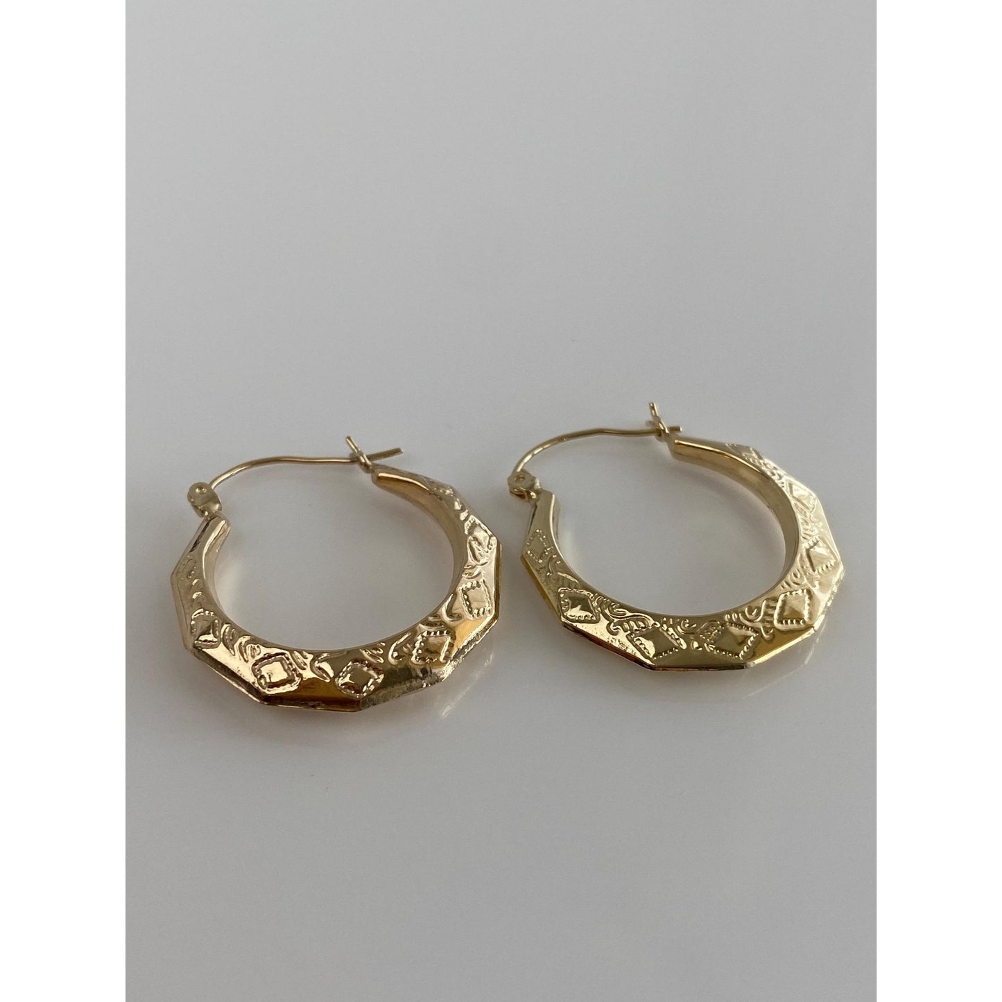 Vintage 10k Yellow Gold Pattern Hoop Earrings