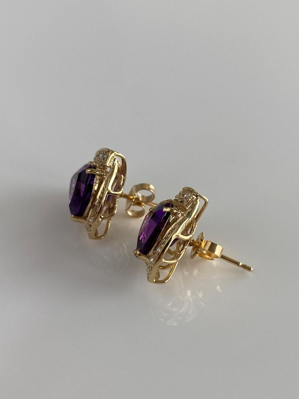 Vintage Solid 14k Yellow Gold Amethyst Diamonds Stud Earrings
