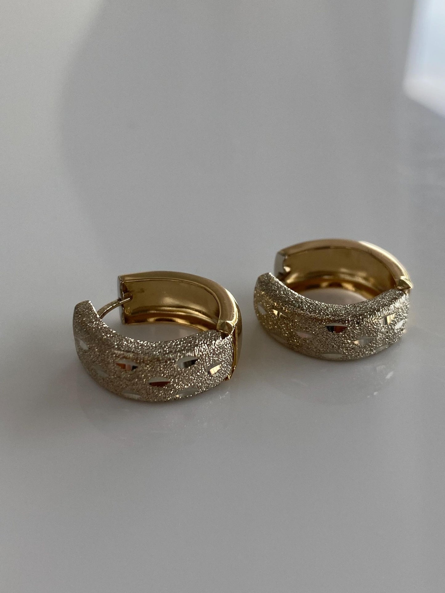 Vintage Solid 14k White & Yellow Gold Diamond Cut Sparkle Hoop Earrings