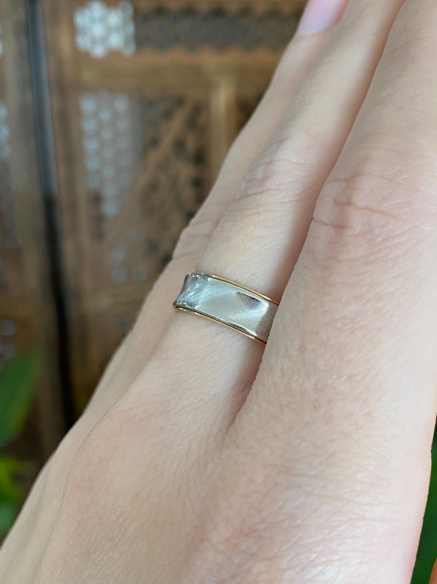 Vintage Solid 14k White & Yellow Gold Inverted Ring Band - Size 8