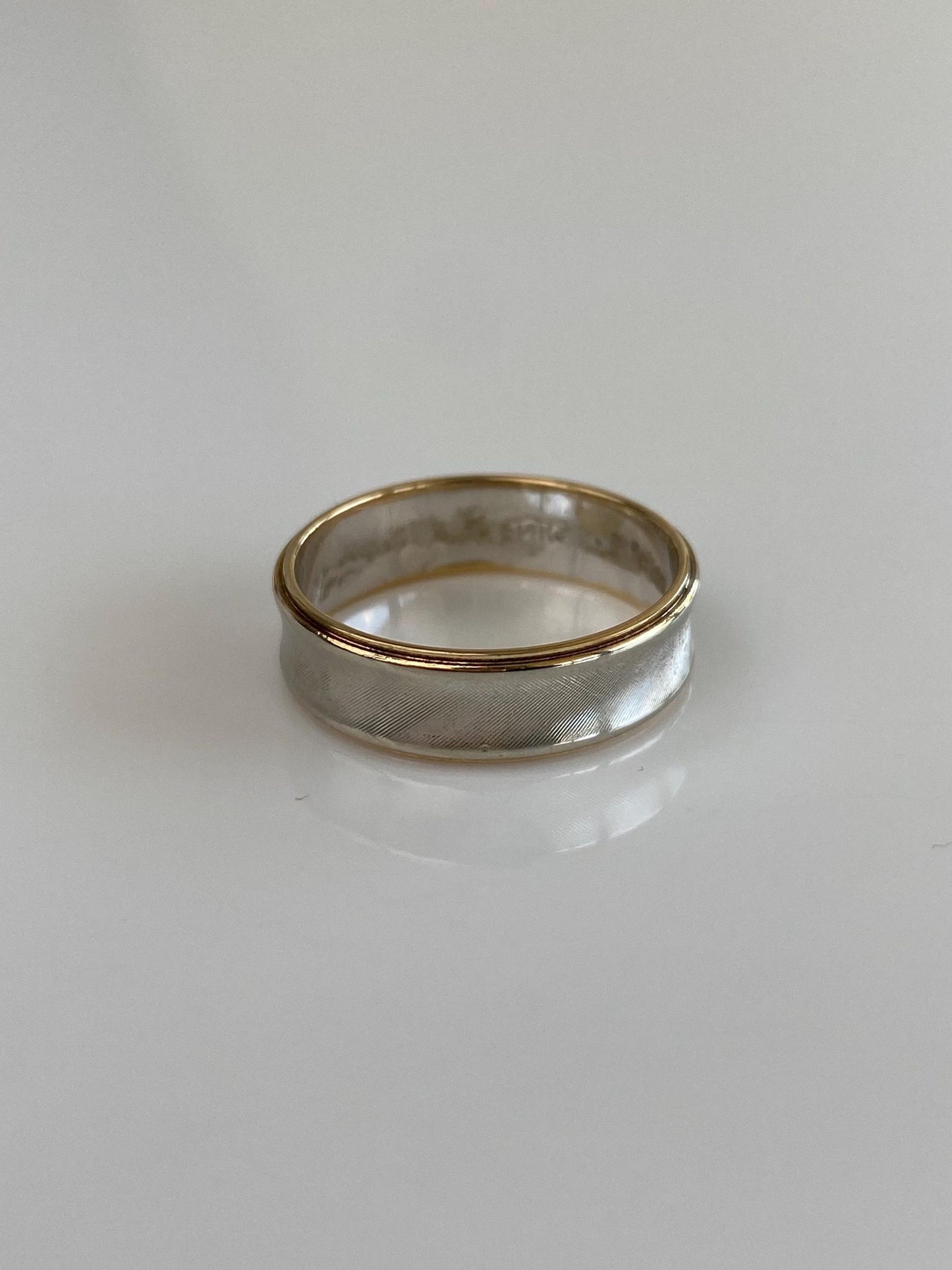 Vintage Solid 14k White & Yellow Gold Inverted Ring Band - Size 8