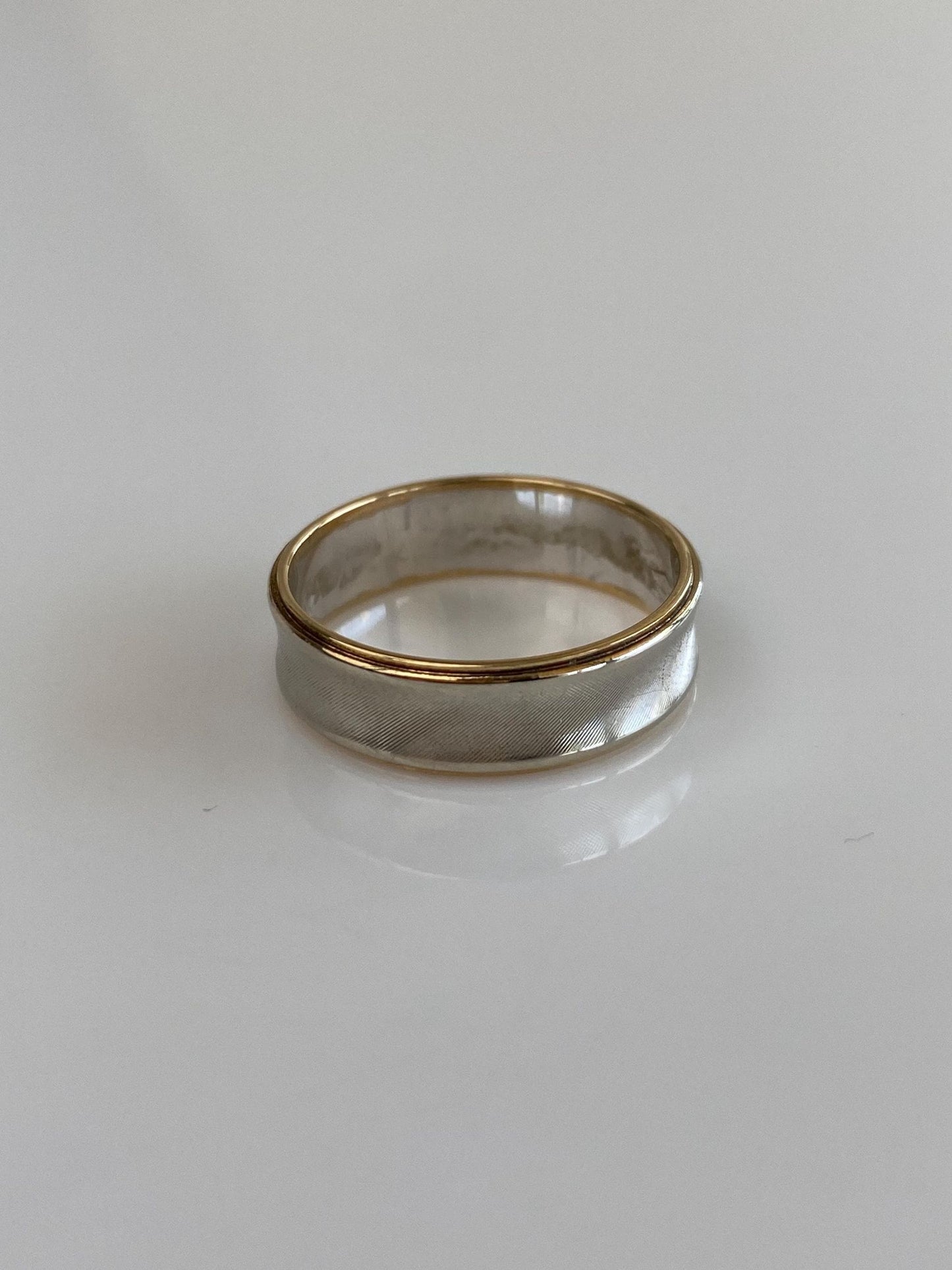 Vintage Solid 14k White & Yellow Gold Inverted Ring Band - Size 8