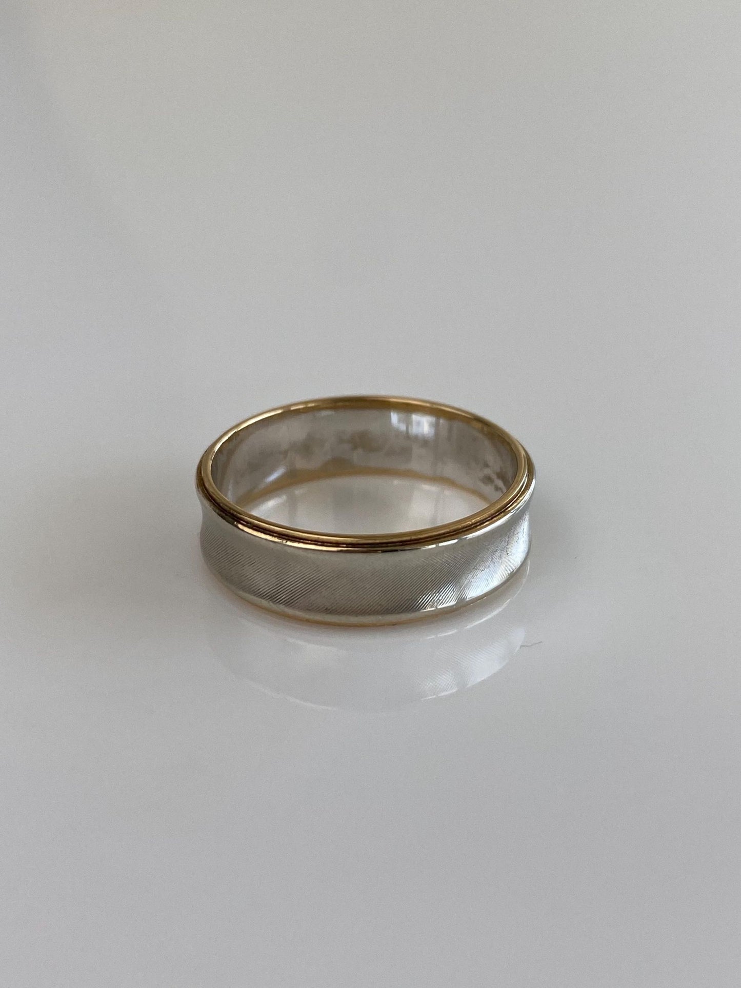 Vintage Solid 14k White & Yellow Gold Inverted Ring Band - Size 8
