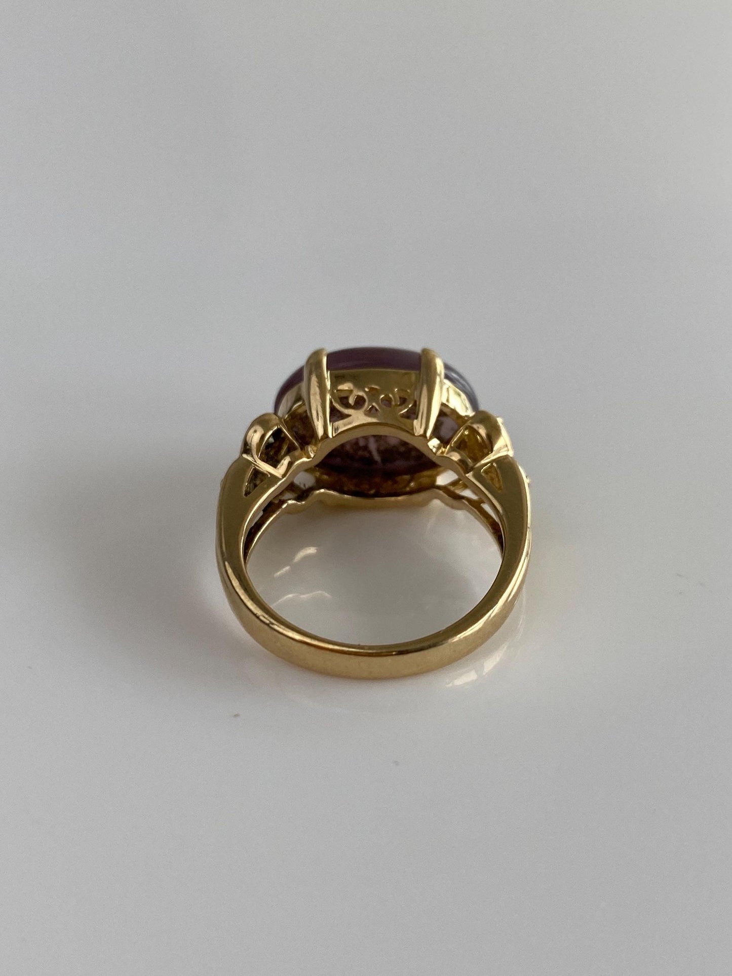 Solid 14k Yellow Gold Lavender Chalcedony Cabochon Peridot Ring - Size 4.75