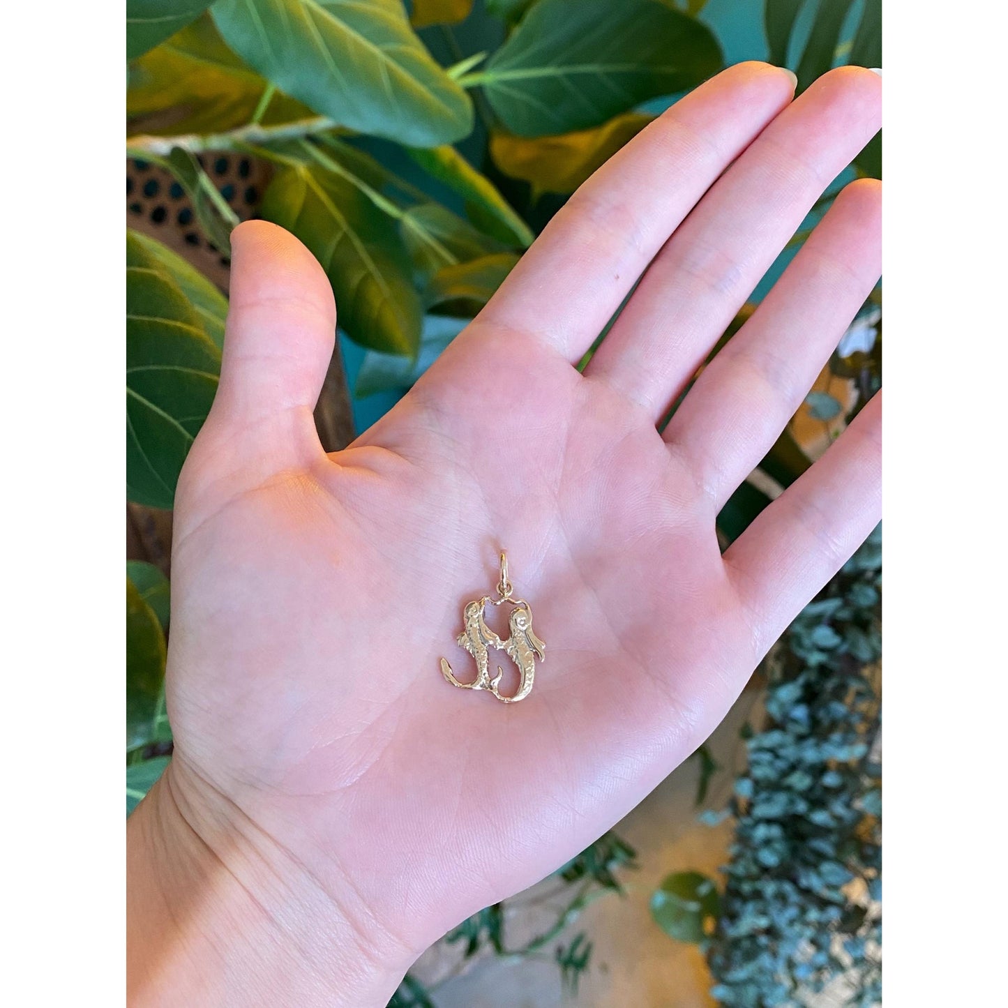 Vintage Solid 14k Yellow Gold Pisces Fishes Charm