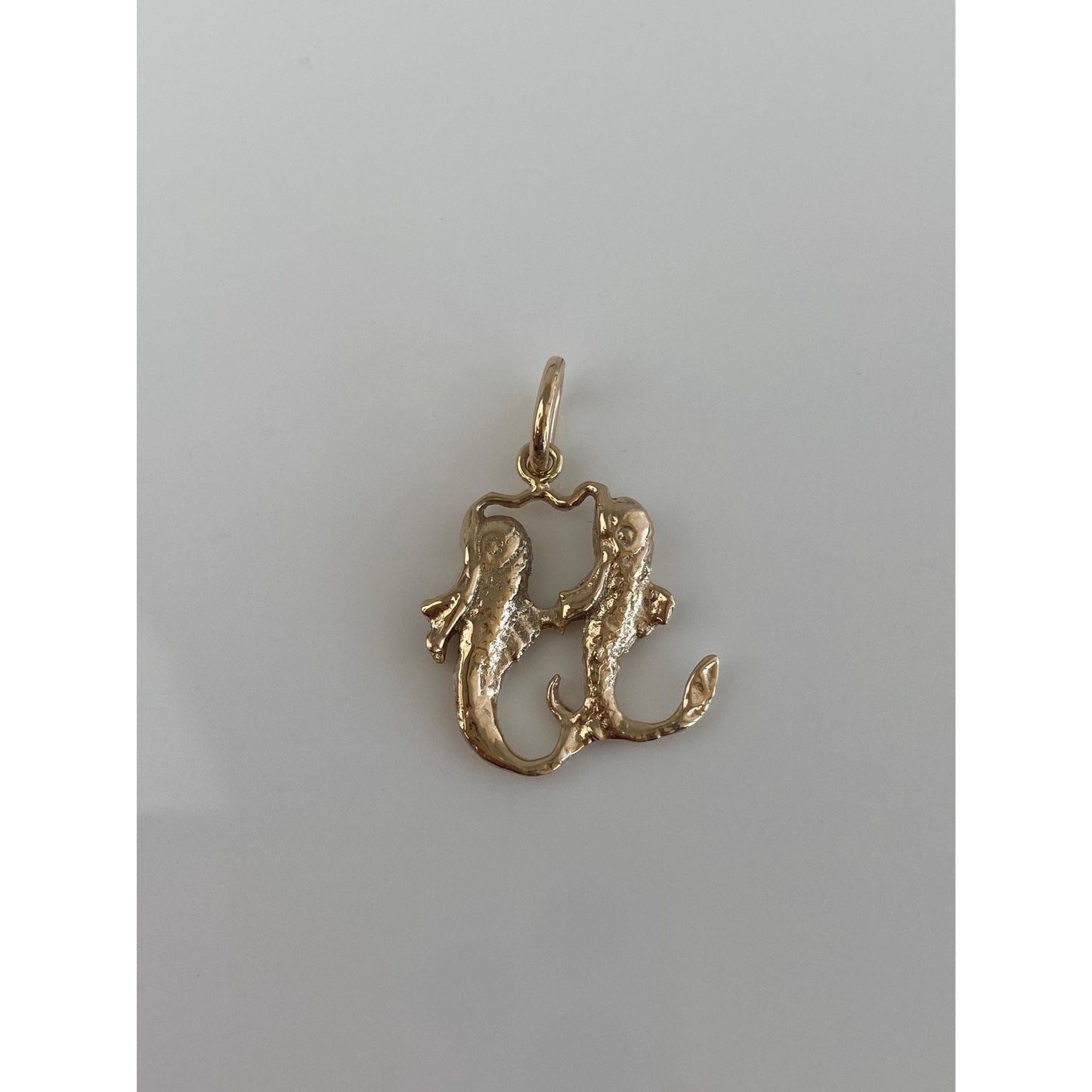 Vintage Solid 14k Yellow Gold Pisces Fishes Charm