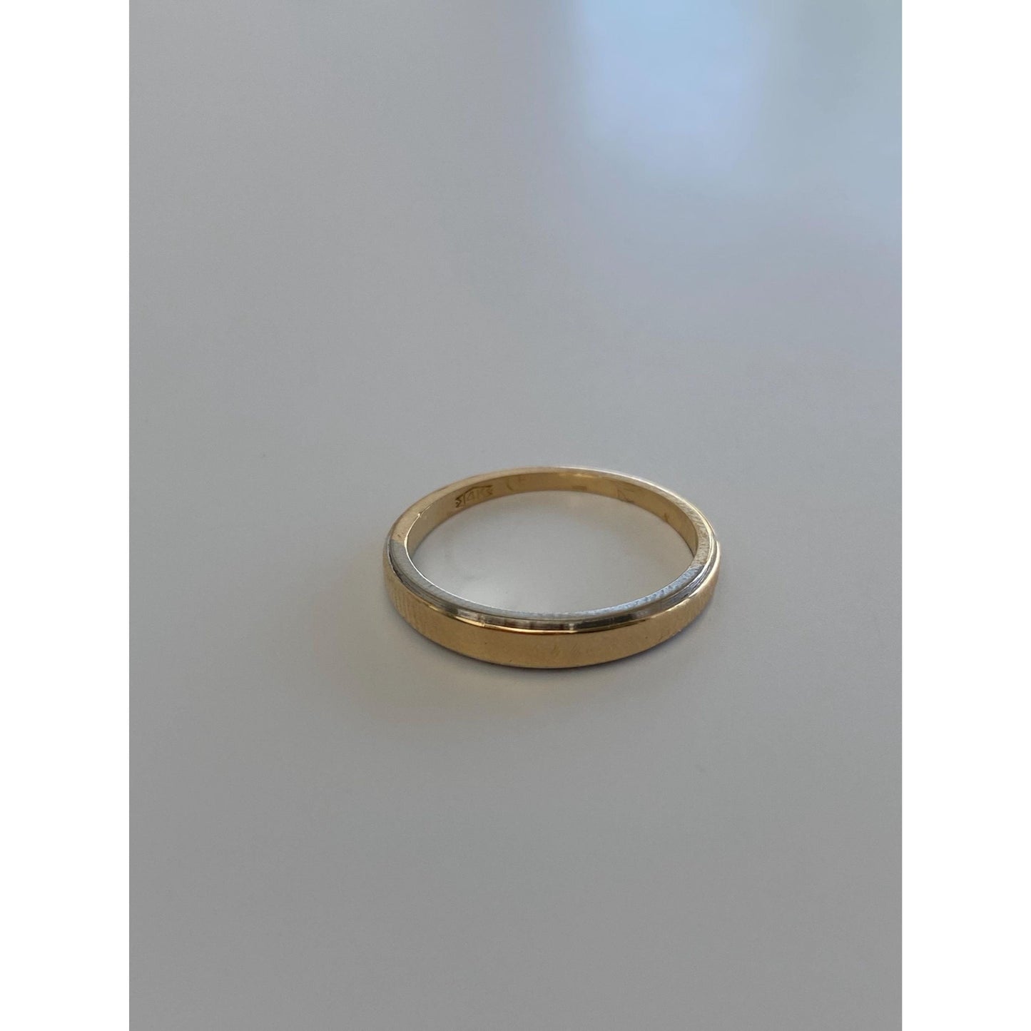 Vintage Solid 14k White & Yellow Gold Tapered Ring Band - Size 5.75