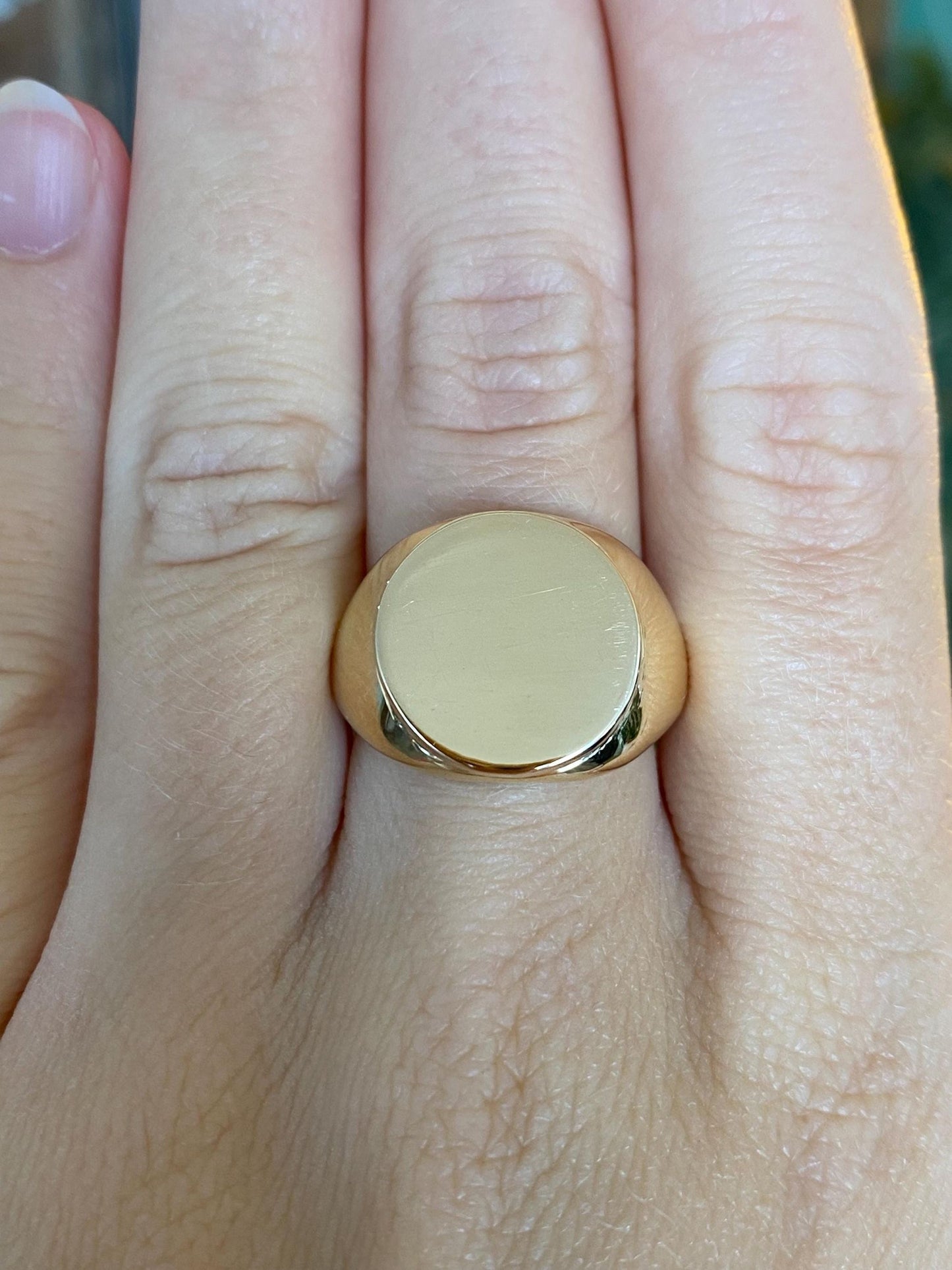 Vintage Solid 18k Yellow Gold Chunky Signet Ring - Size 7