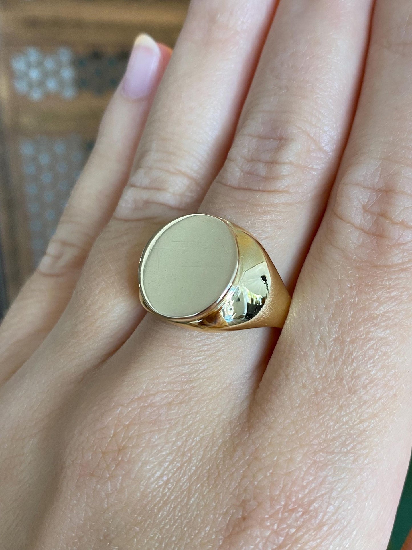 Vintage Solid 18k Yellow Gold Chunky Signet Ring - Size 7