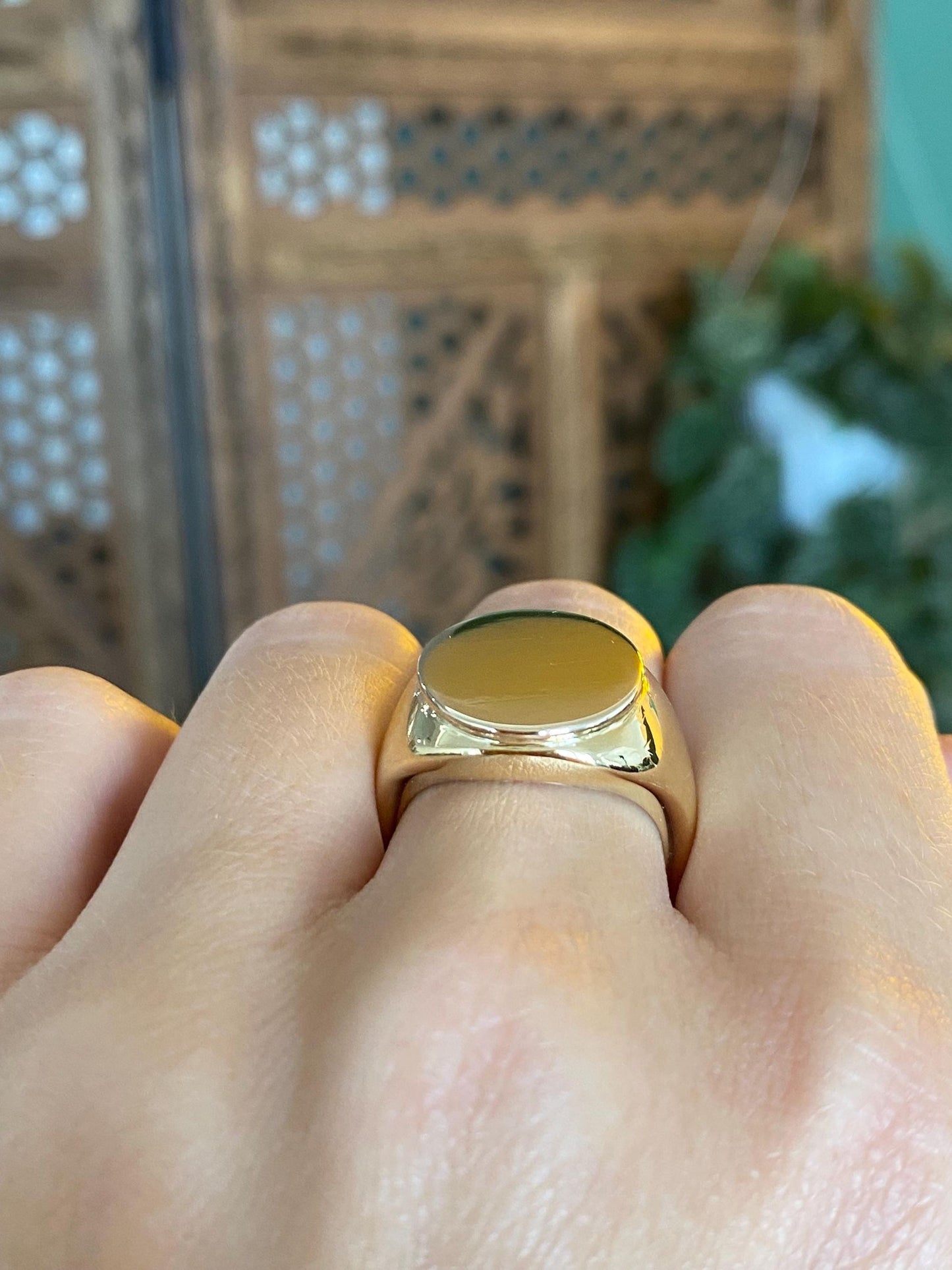 Vintage Solid 18k Yellow Gold Chunky Signet Ring - Size 7
