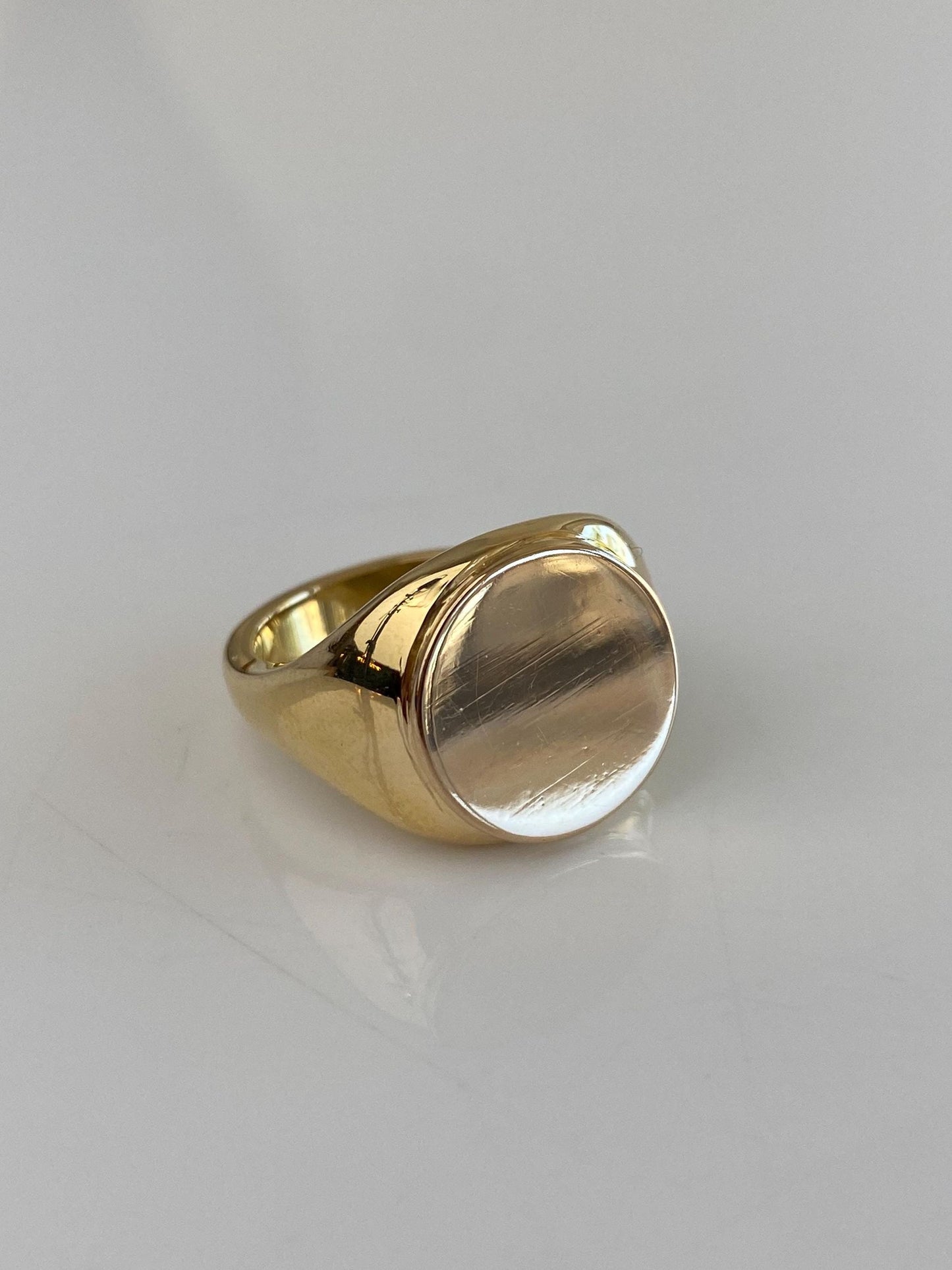 Vintage Solid 18k Yellow Gold Chunky Signet Ring - Size 7