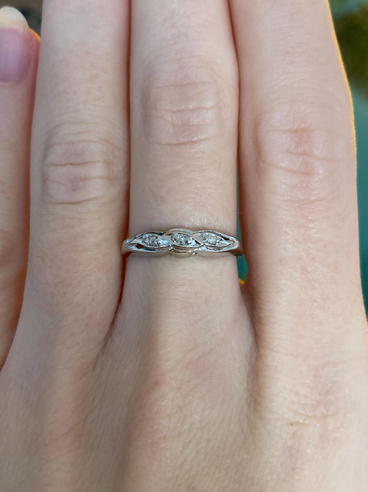 Vintage Solid 14k White Gold Diamond Ring Band - Size 6.5