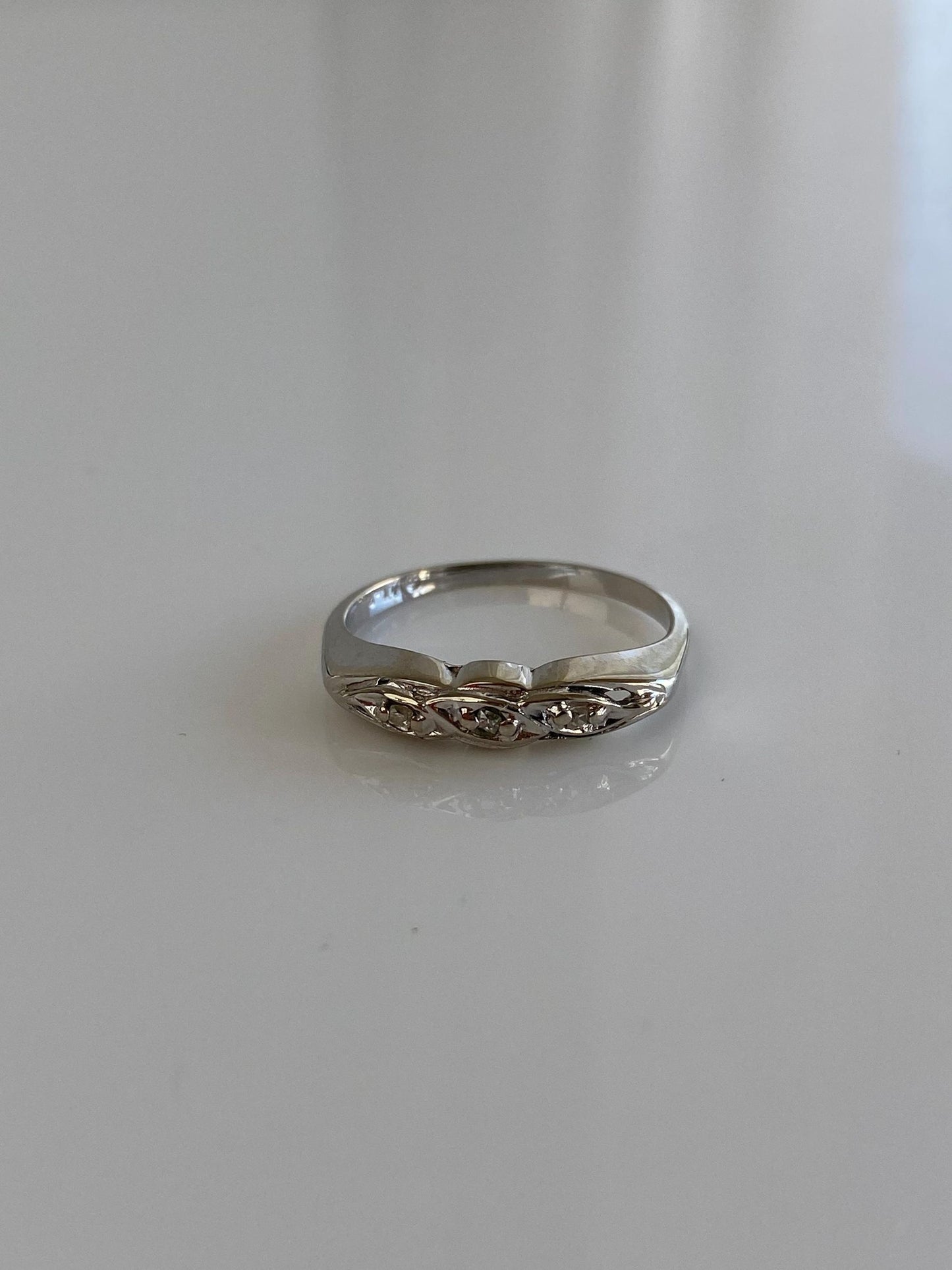 Vintage Solid 14k White Gold Diamond Ring Band - Size 6.5