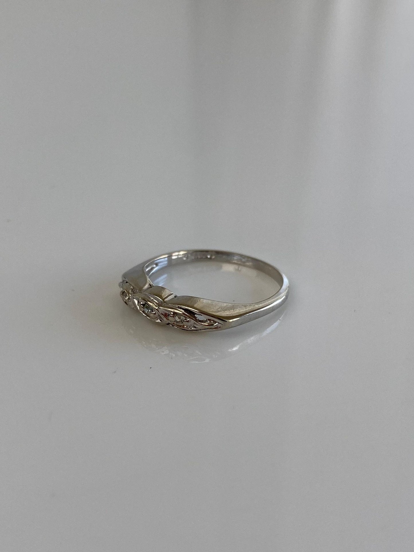 Vintage Solid 14k White Gold Diamond Ring Band - Size 6.5