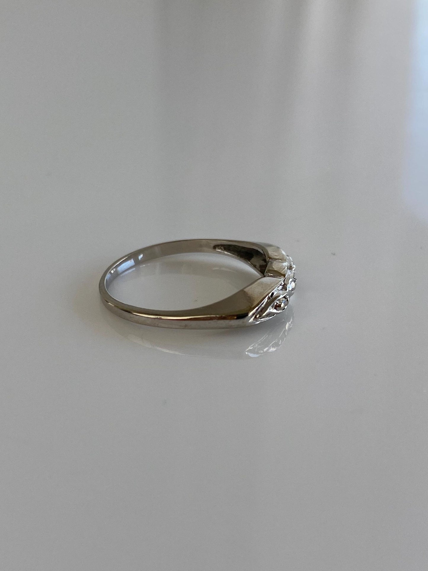 Vintage Solid 14k White Gold Diamond Ring Band - Size 6.5