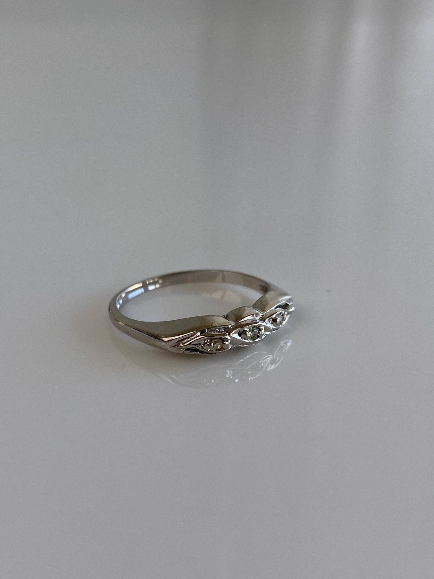 Vintage Solid 14k White Gold Diamond Ring Band - Size 6.5