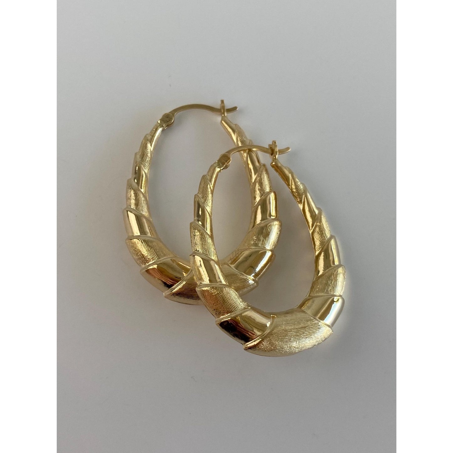 Vintage 14k Yellow Gold Satin Scaled Oval Hoop Earrings