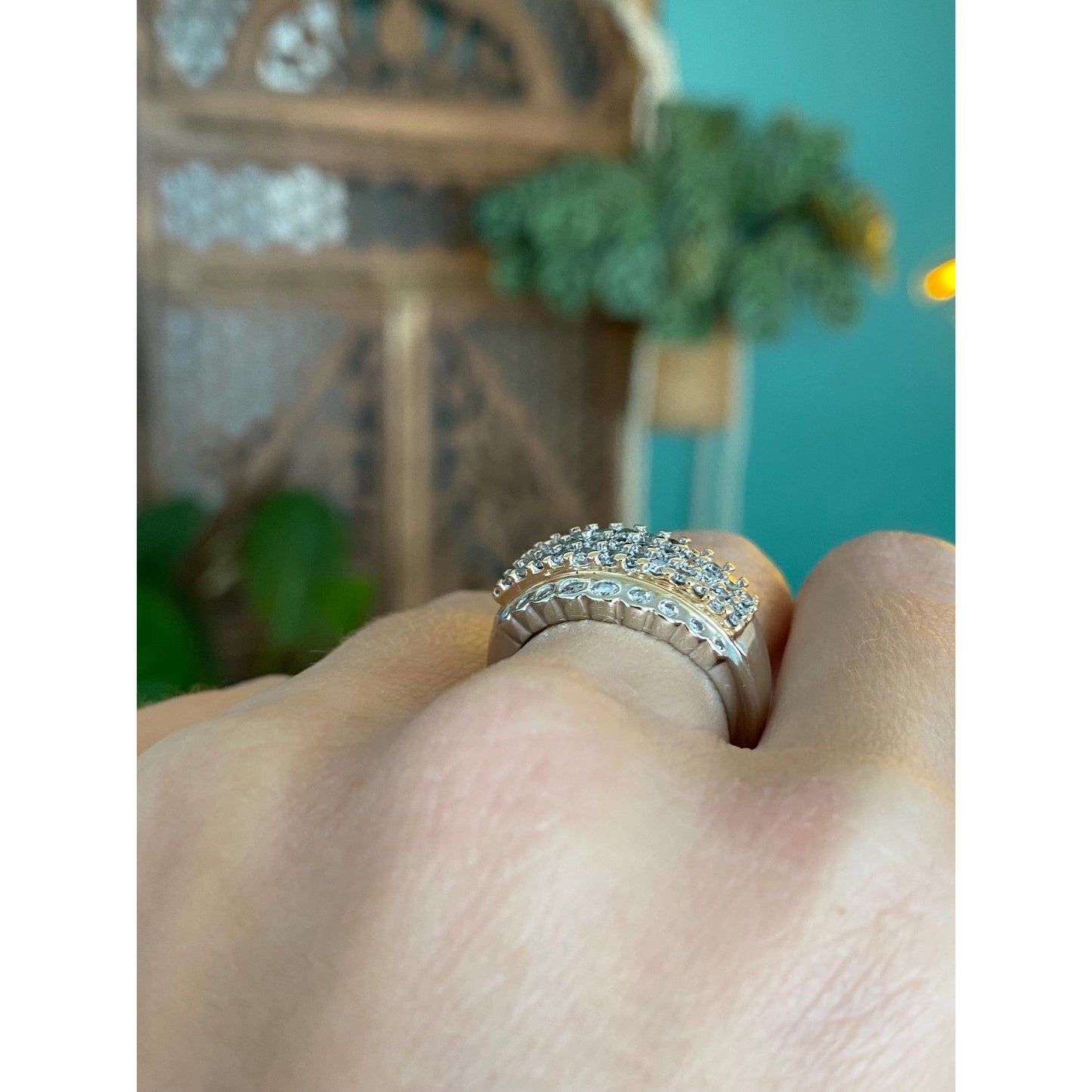 Vintage Solid 14k White & Yellow Gold Diamond Ring Band - Size 6.75