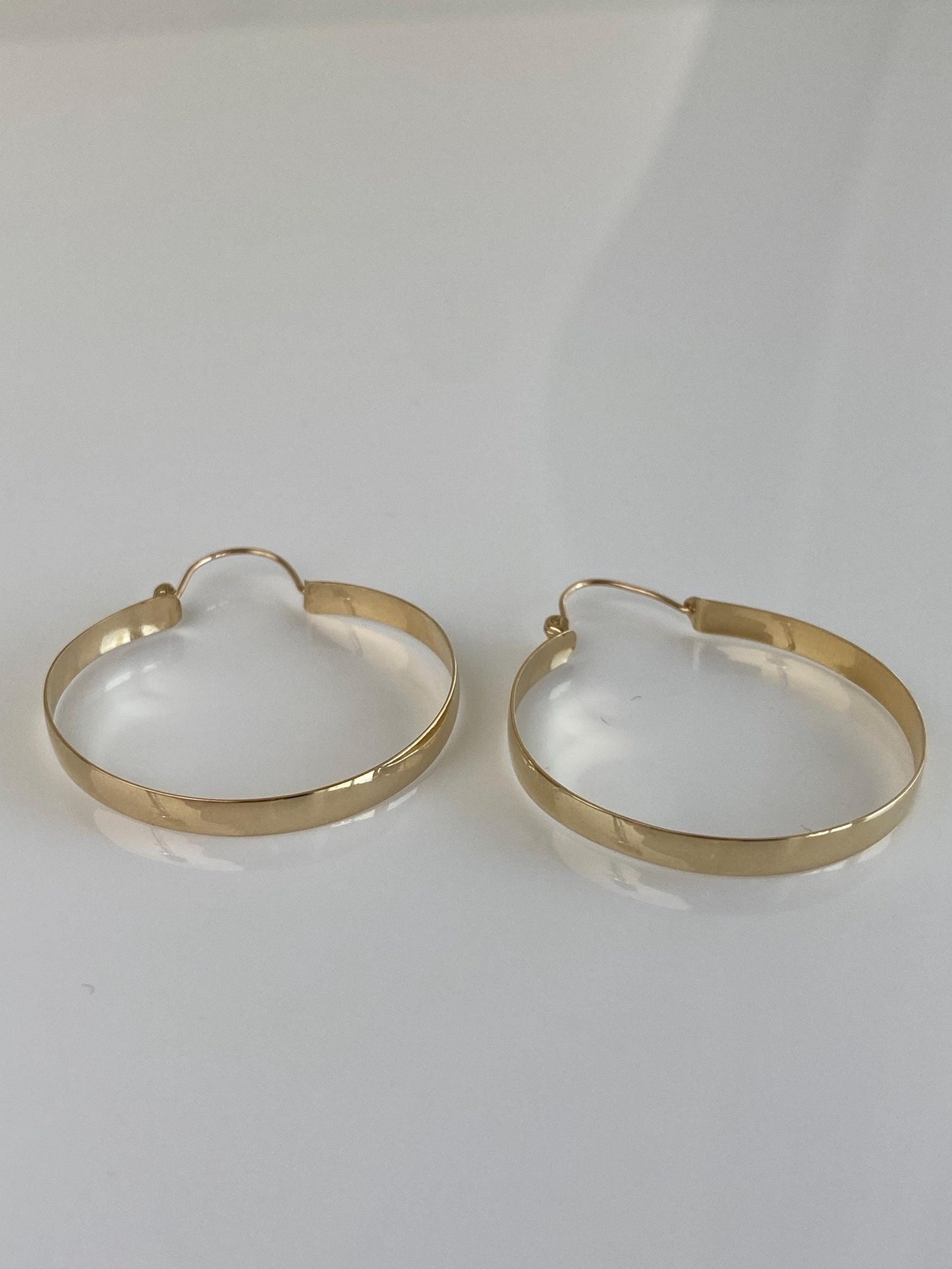 Vintage Solid 14k Yellow Gold Hoop Earrings
