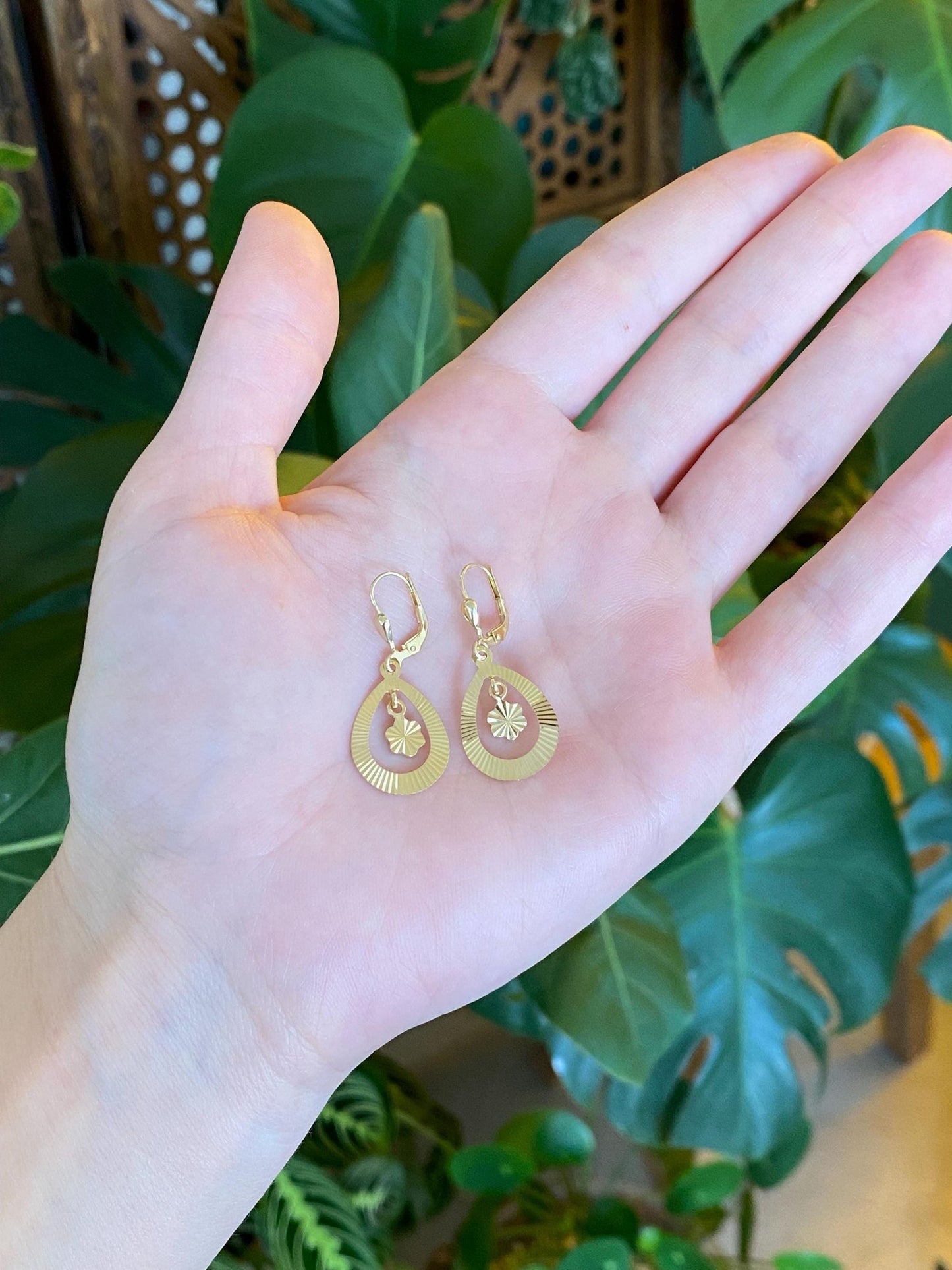 Vintage Solid 14k Yellow Gold Engine Turned Dangle Stud Earrings