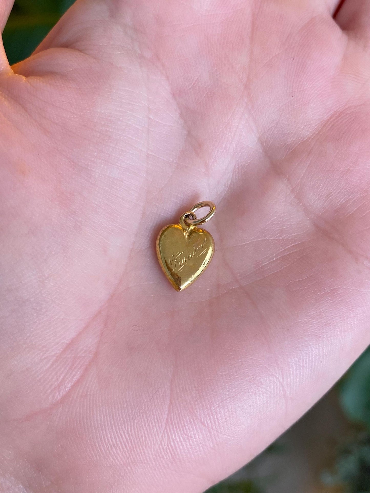 Vintage 18k Yellow Gold Grandma Puffy Heart Charm