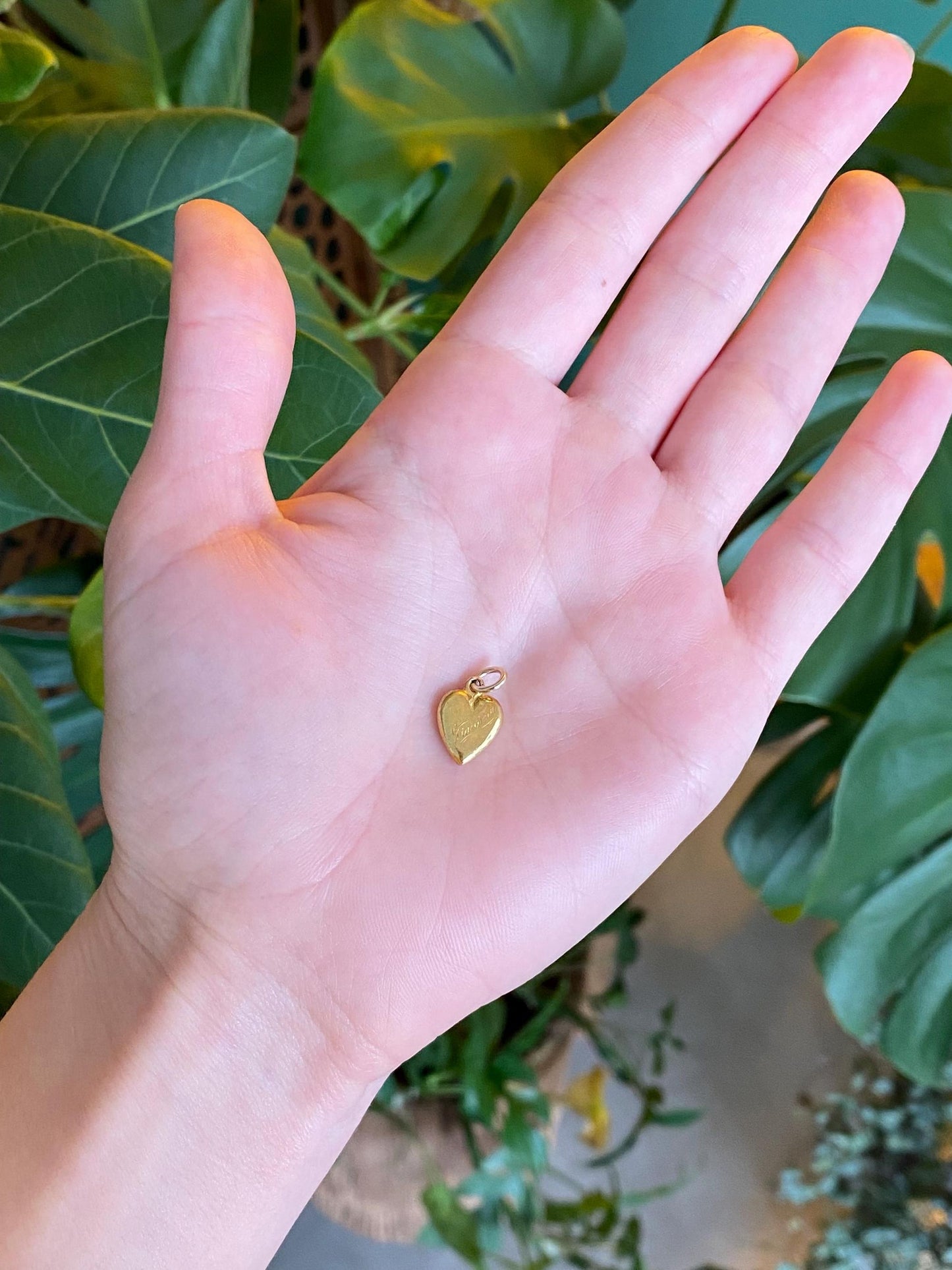 Vintage 18k Yellow Gold Grandma Puffy Heart Charm