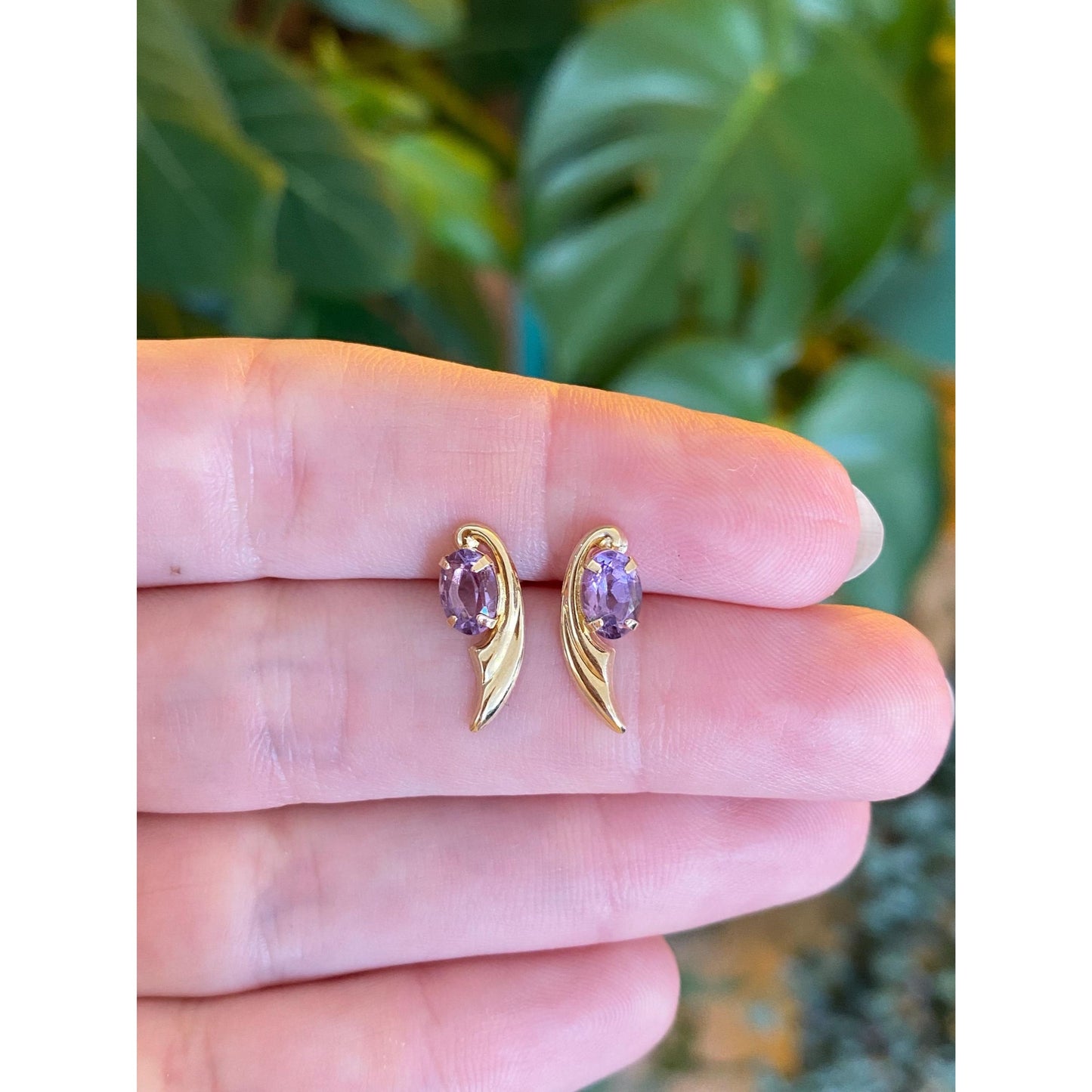 Vintage Solid 14k Yellow Gold Amethyst Stud Earrings
