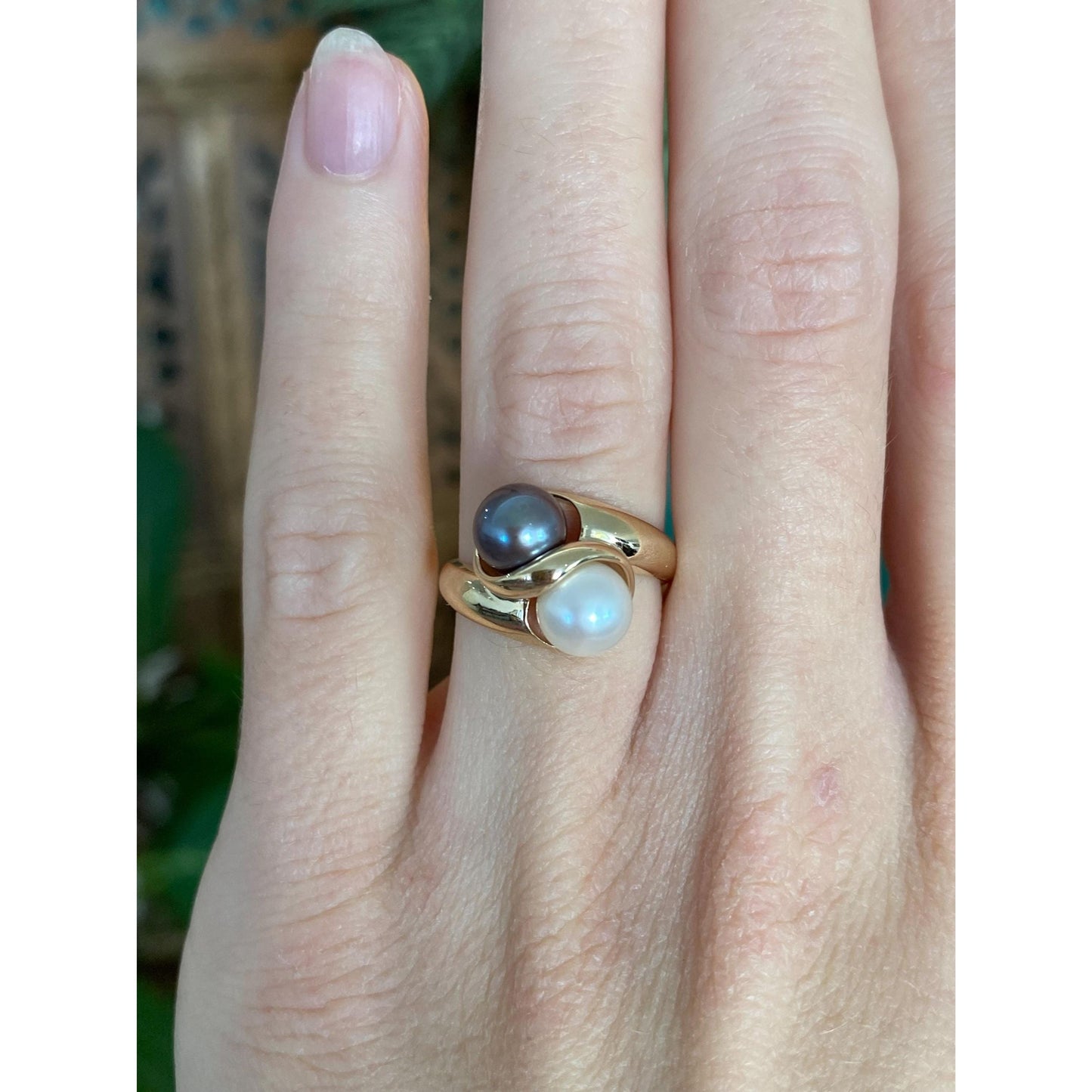 Vintage Solid 14k Yellow Gold White & Peacock Pearls Twist Ring - Size 5