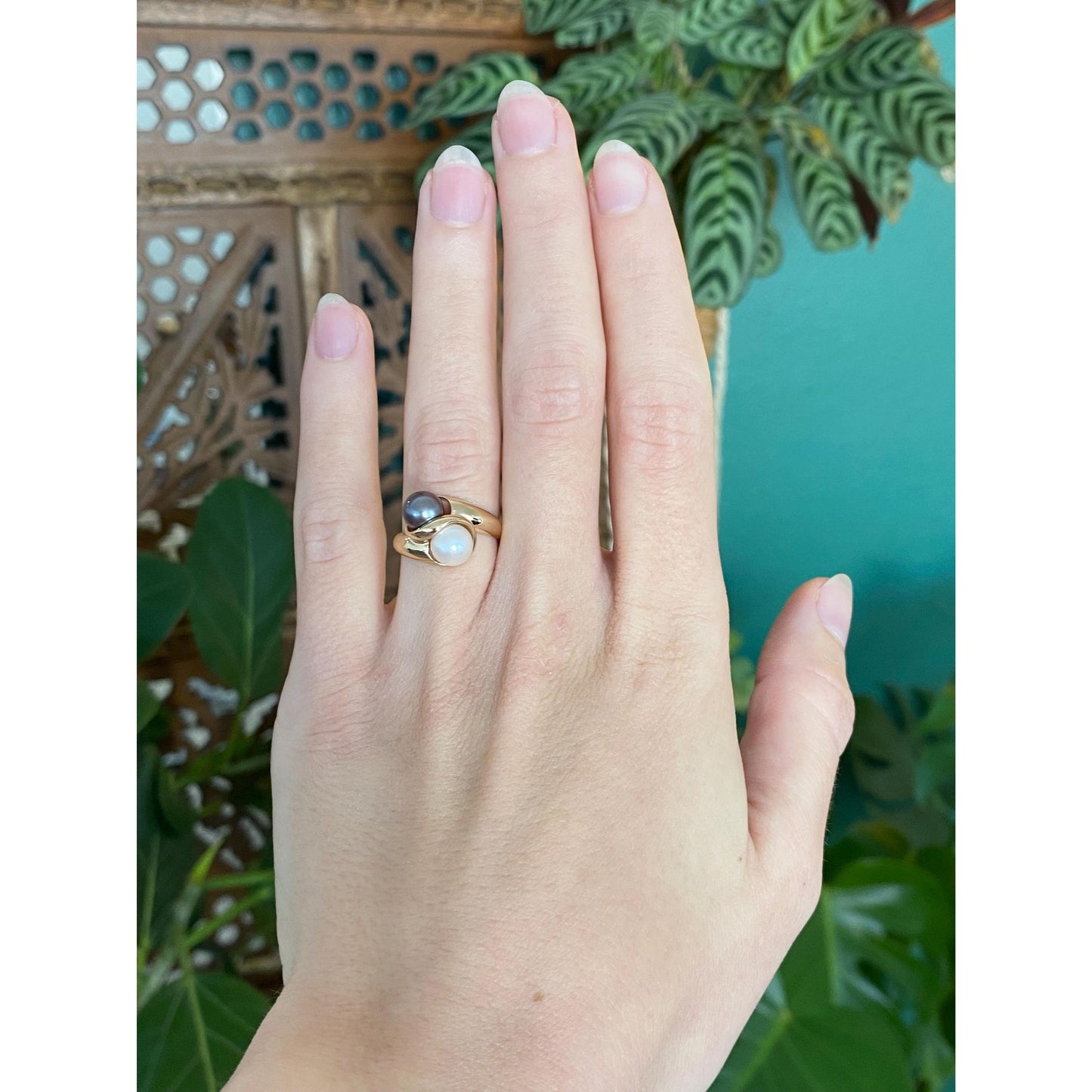 Vintage Solid 14k Yellow Gold White & Peacock Pearls Twist Ring - Size 5