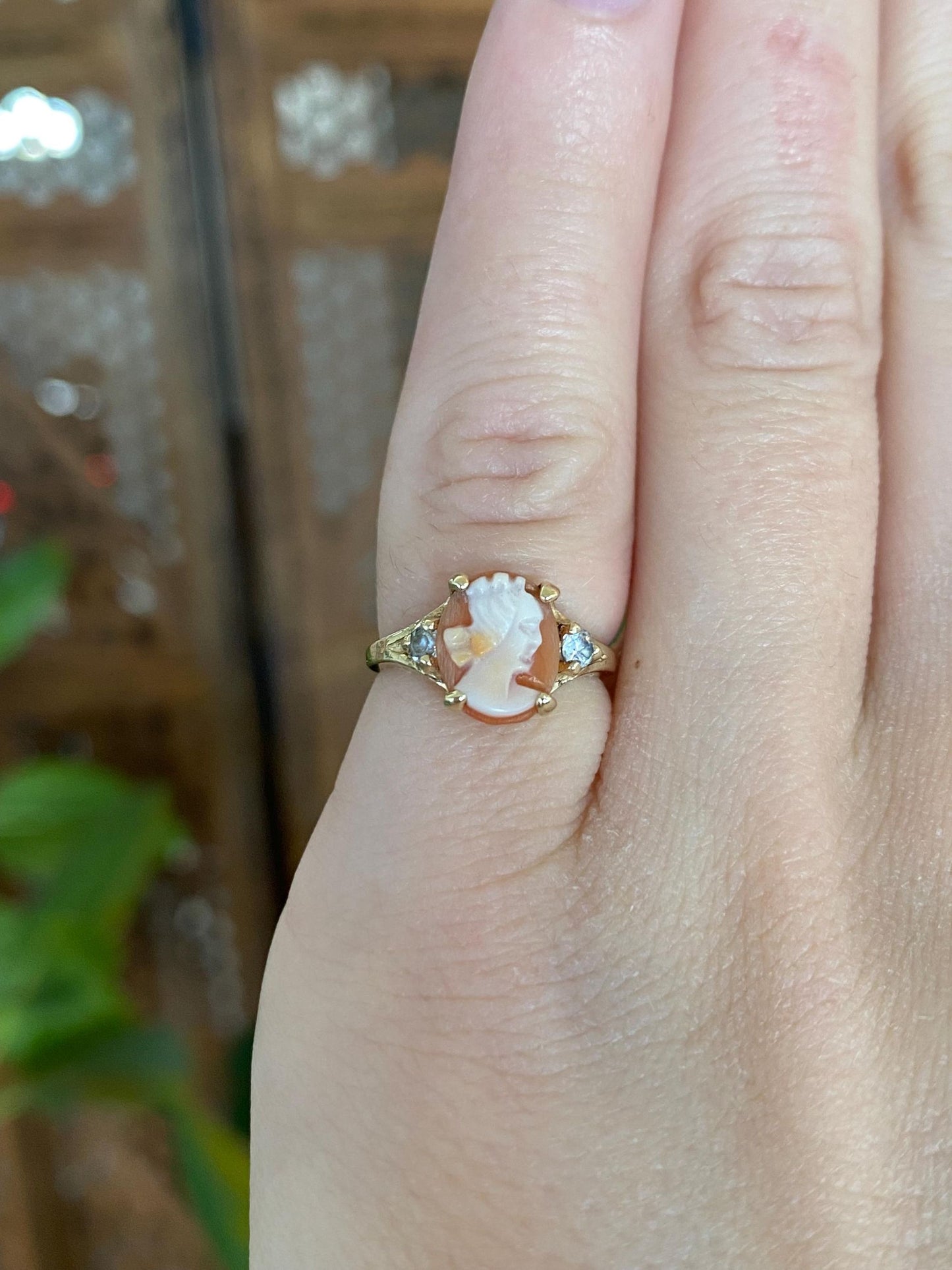 Vintage Solid 10k Yellow Gold Cameo Clear Quartz Ring - Size 2.5