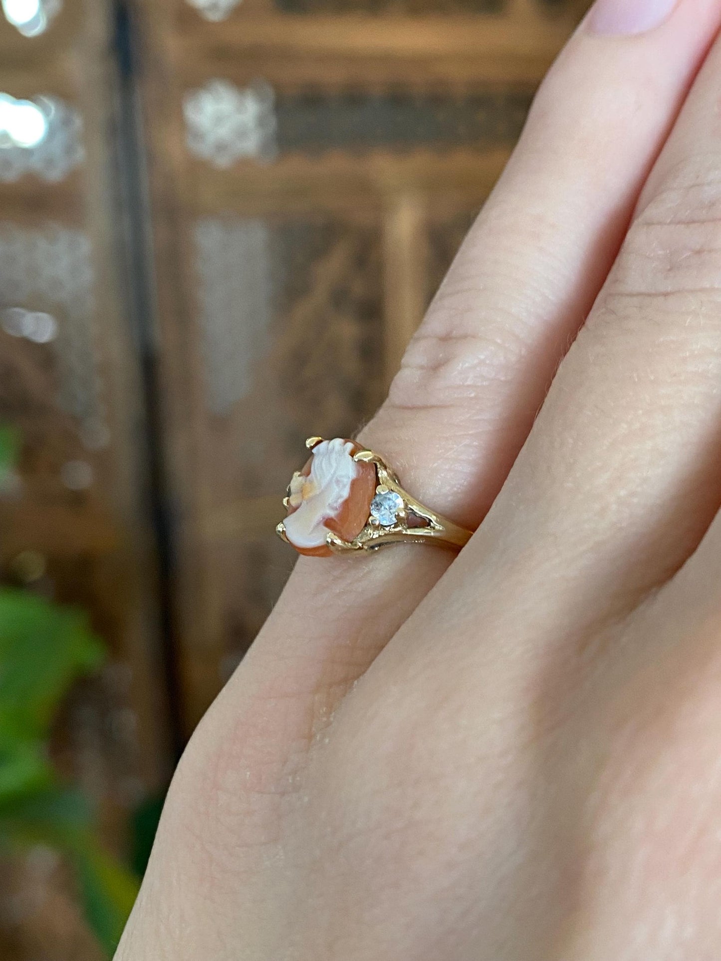 Vintage Solid 10k Yellow Gold Cameo Clear Quartz Ring - Size 2.5