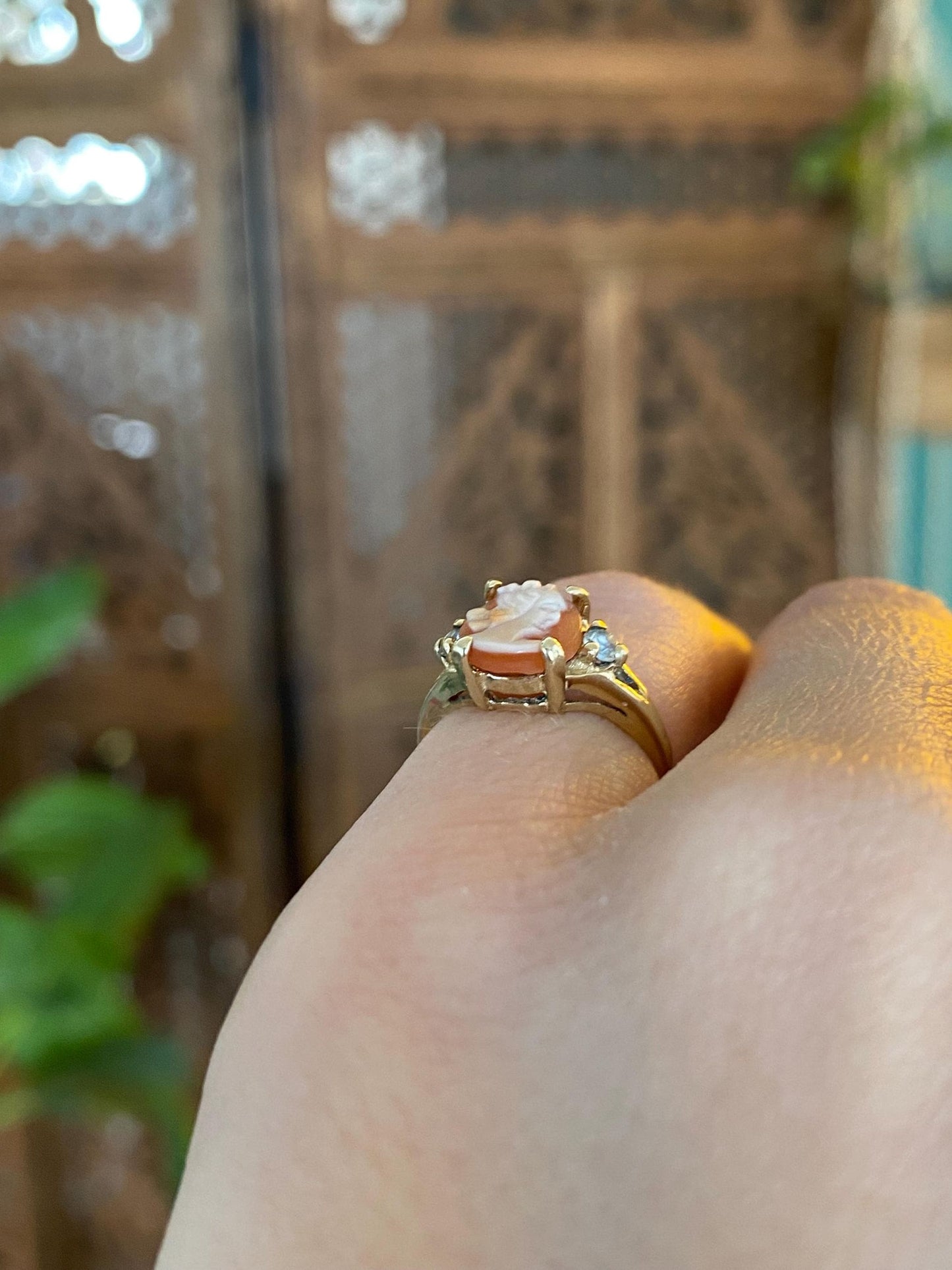 Vintage Solid 10k Yellow Gold Cameo Clear Quartz Ring - Size 2.5