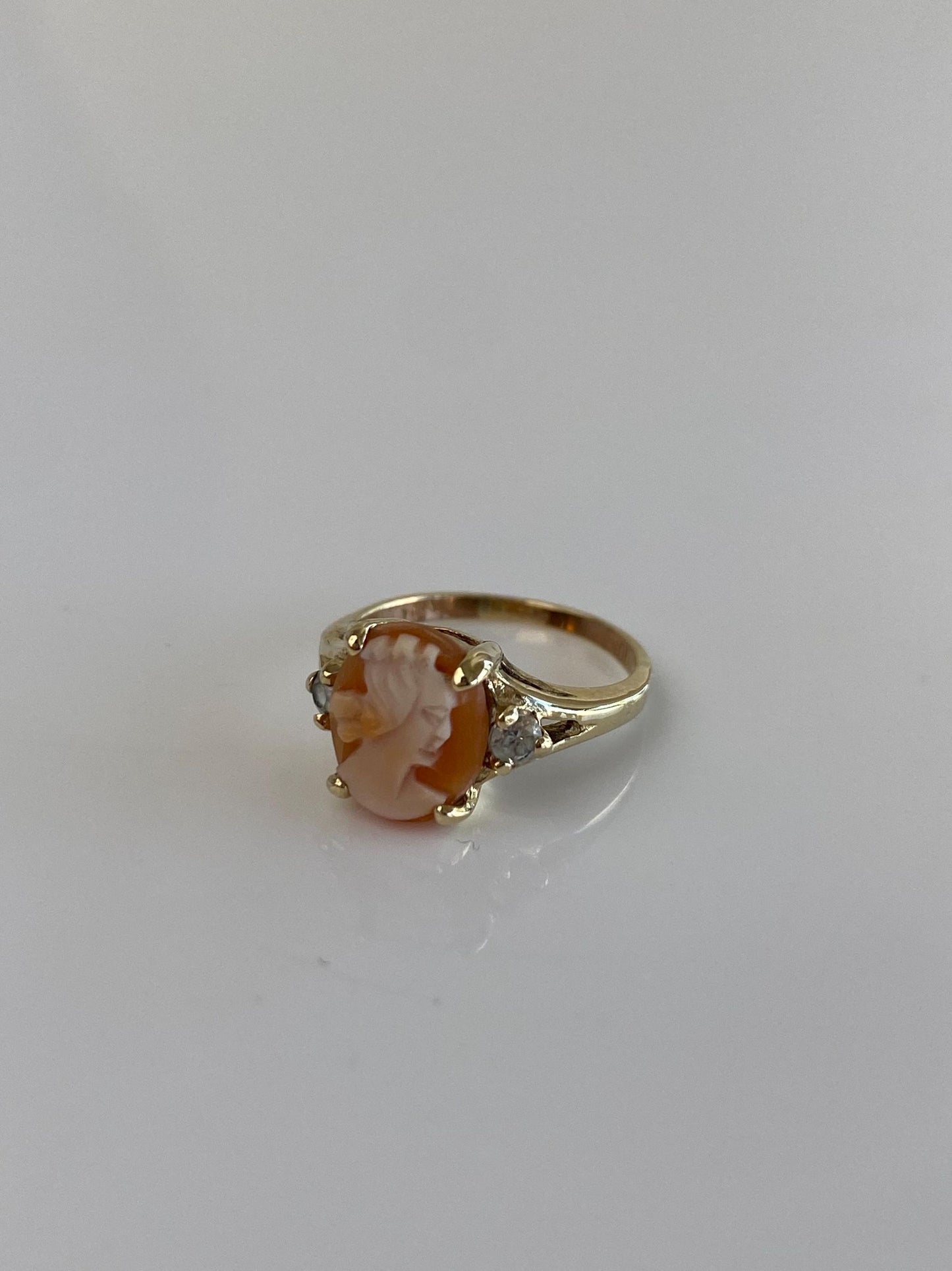 Vintage Solid 10k Yellow Gold Cameo Clear Quartz Ring - Size 2.5
