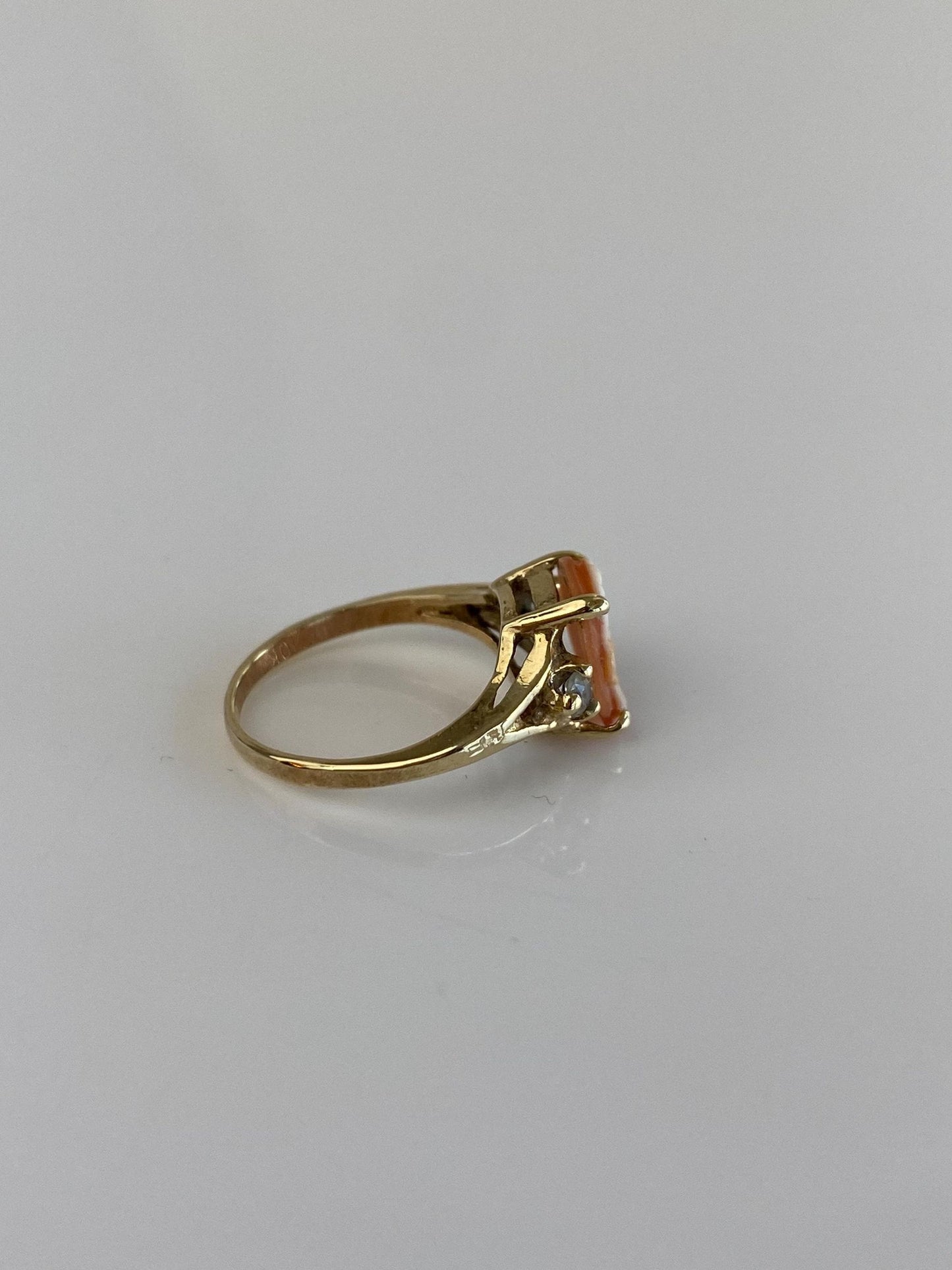 Vintage Solid 10k Yellow Gold Cameo Clear Quartz Ring - Size 2.5