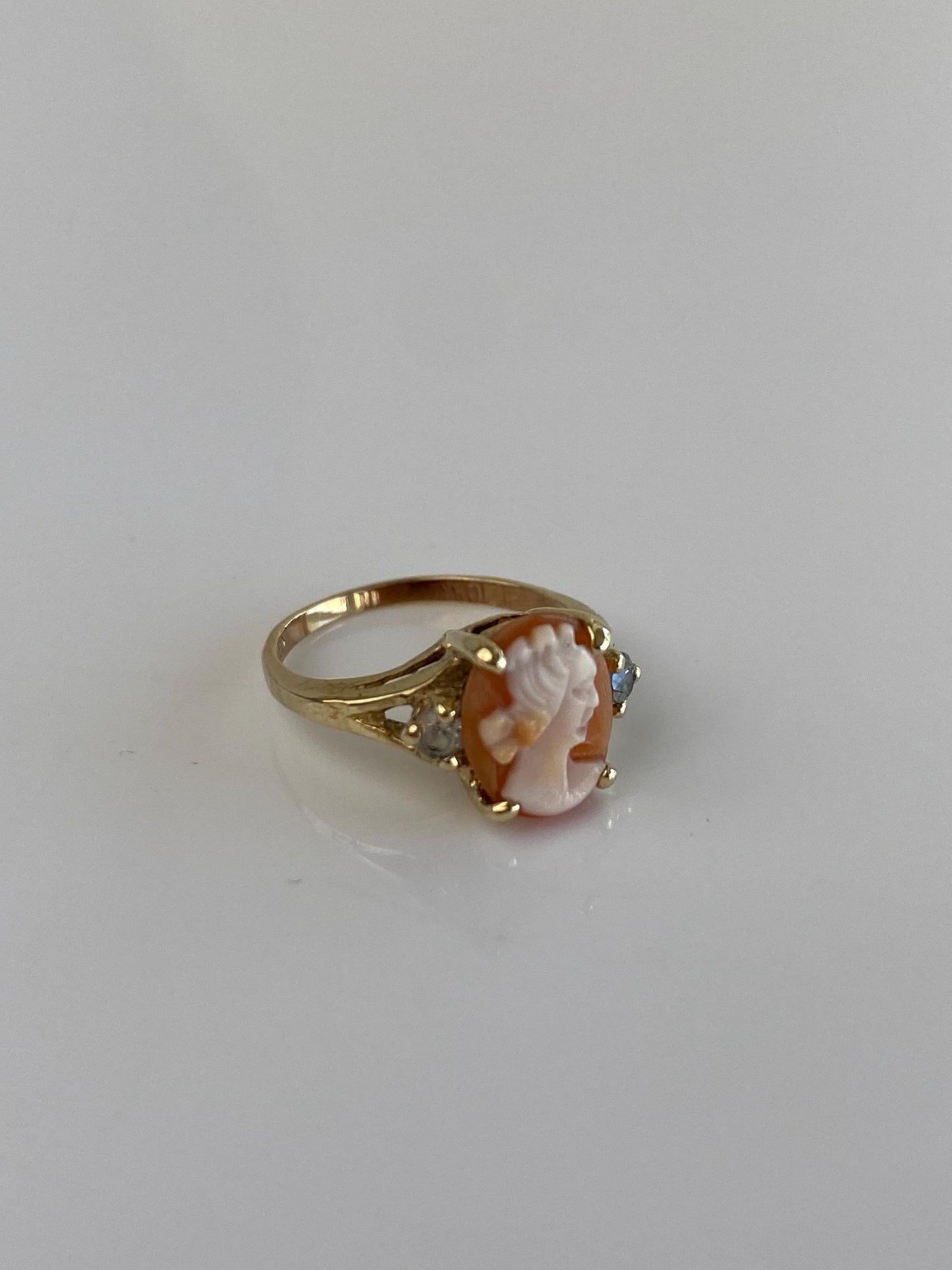Vintage Solid 10k Yellow Gold Cameo Clear Quartz Ring - Size 2.5