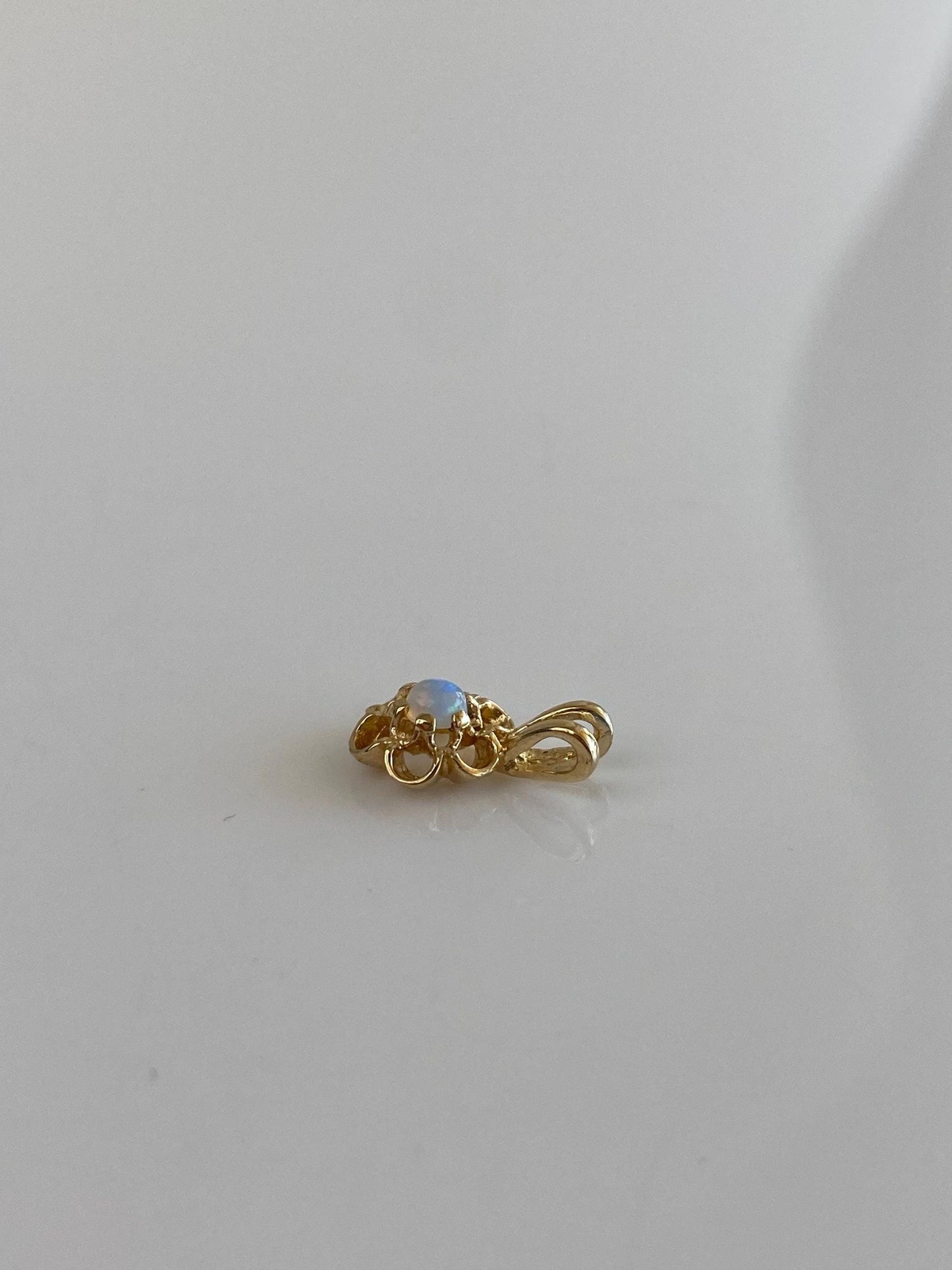 Vintage Solid 14k Yellow Gold Opal Flower Charm