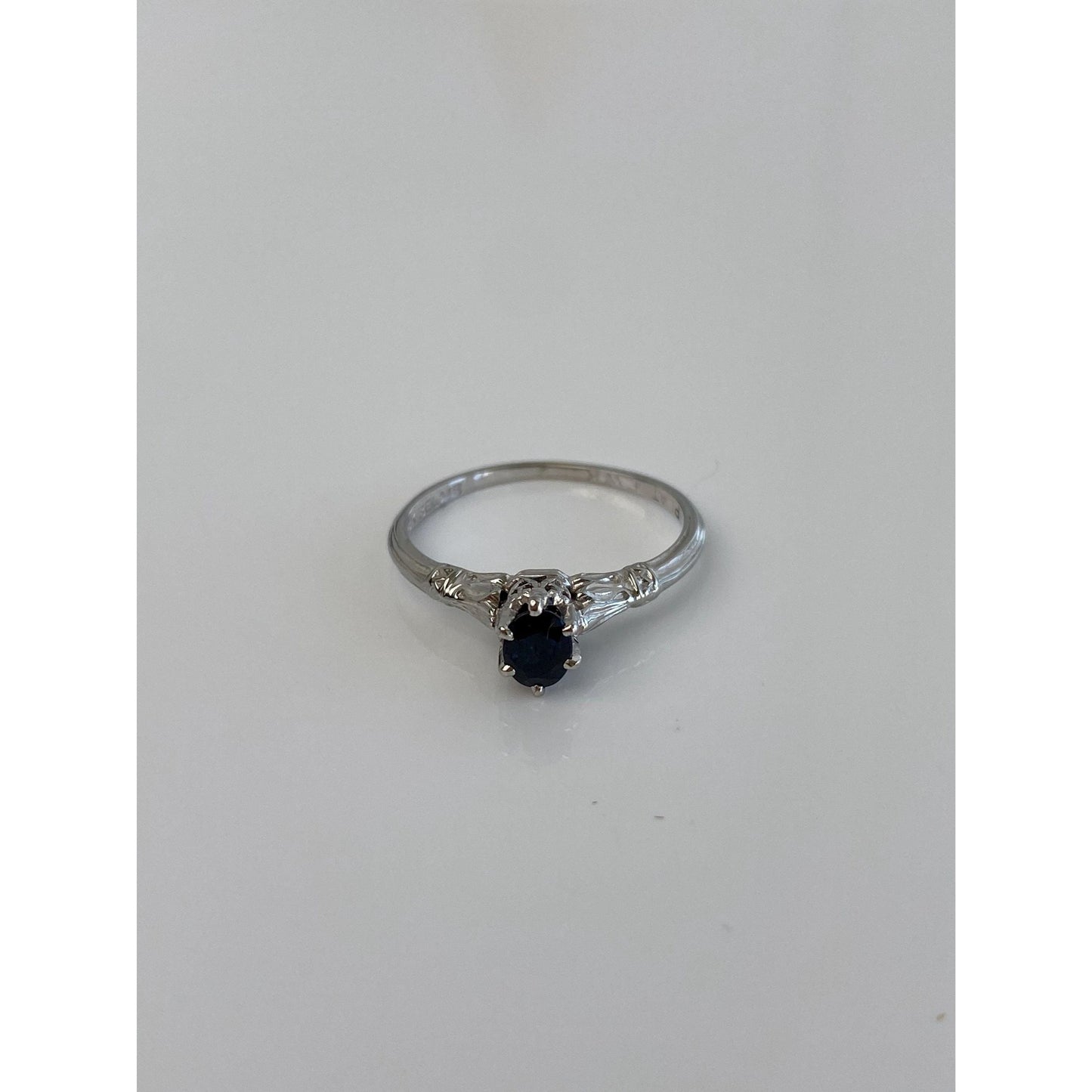 Vintage Solid 18k White Gold Blue Sapphire Art Deco Ring - Size 6.75