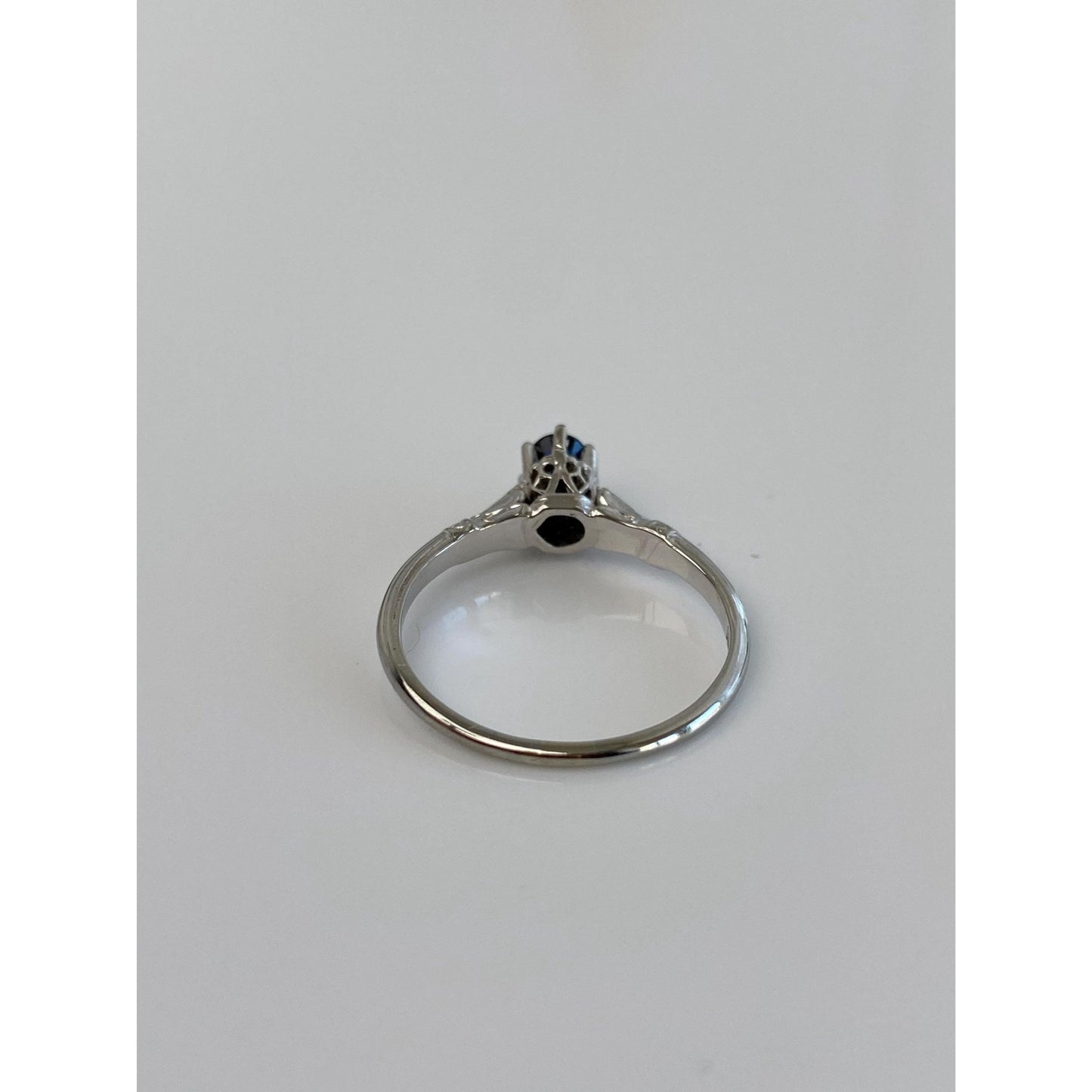 Vintage Solid 18k White Gold Blue Sapphire Art Deco Ring - Size 6.75