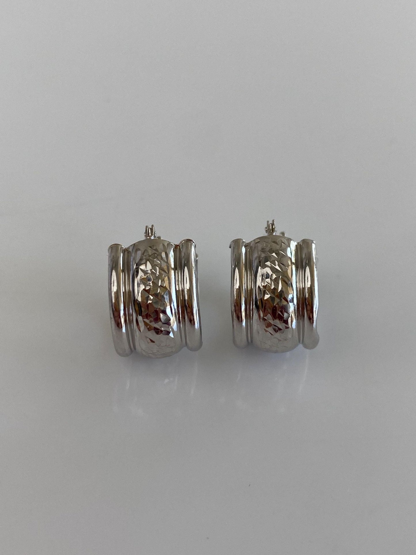 Vintage 14k White Gold Diamond Cut Hoop Earrings