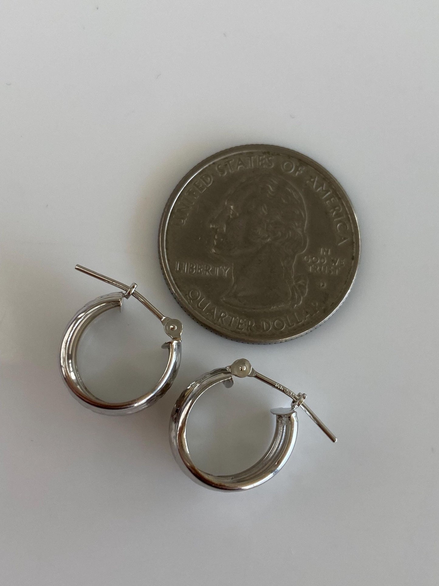 Vintage 14k White Gold Diamond Cut Hoop Earrings