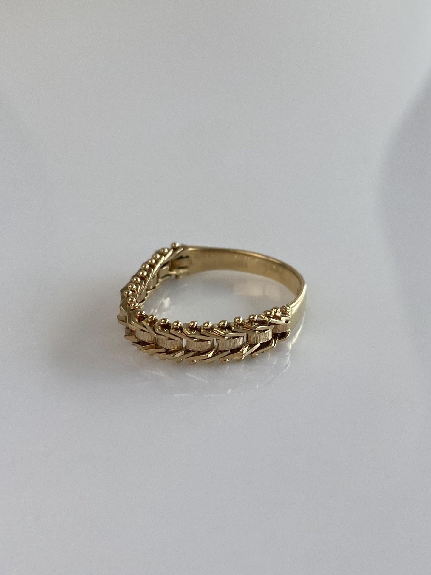 Vintage Solid 14k Yellow Gold Chain Mesh Ring Band - Size 8.75